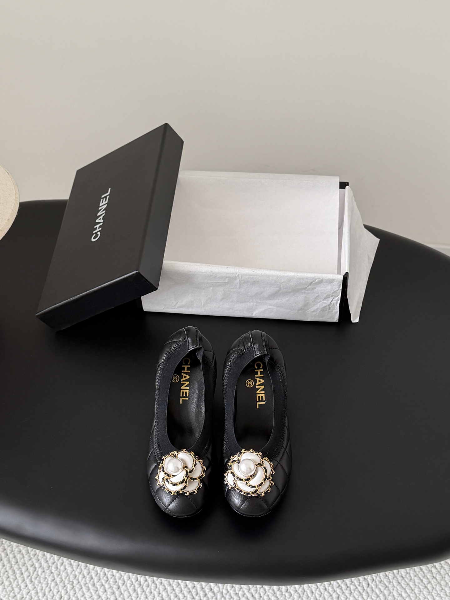 Chan 26ss camellia pumps