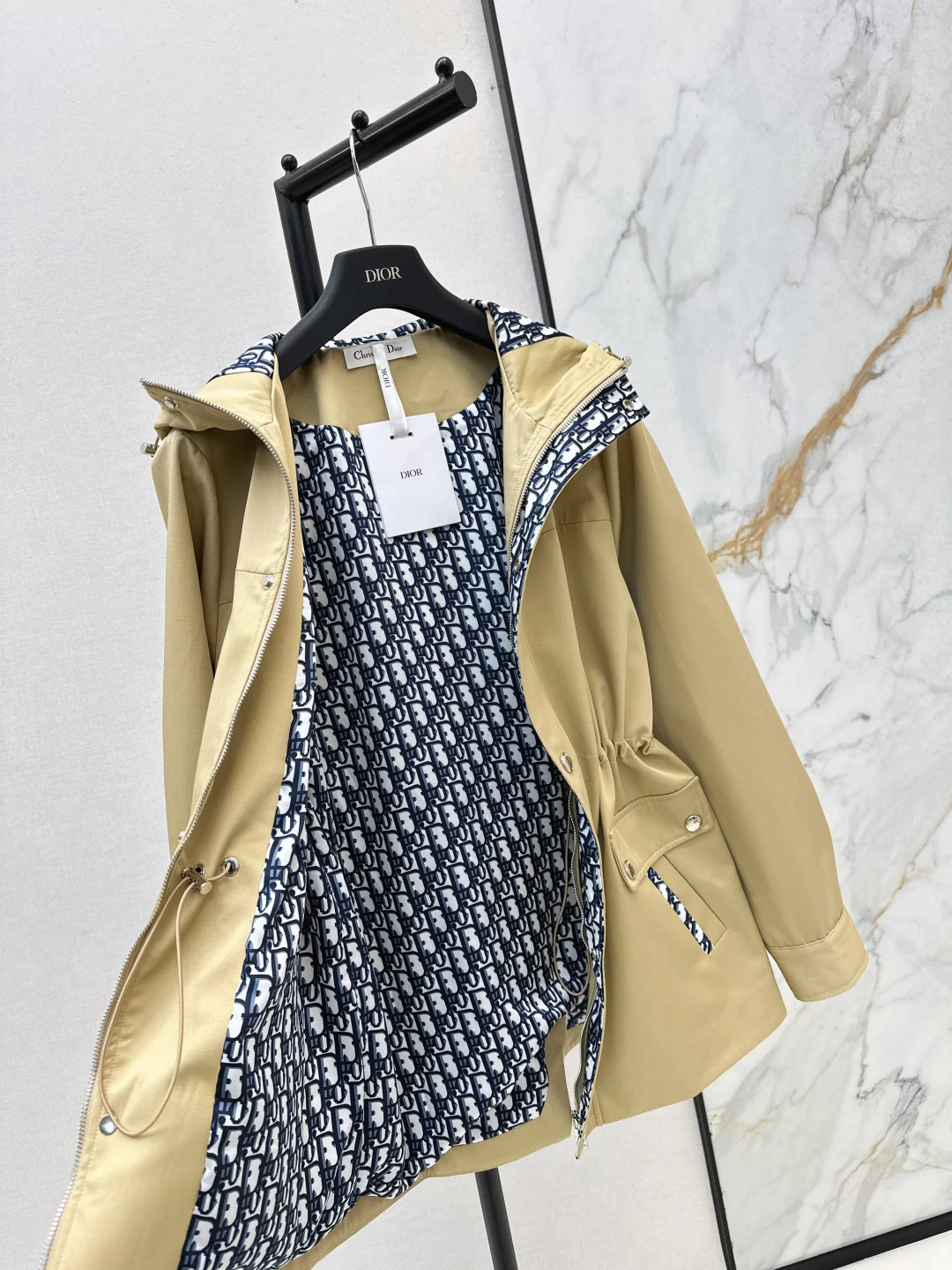 CD 25fw hooded trench coats