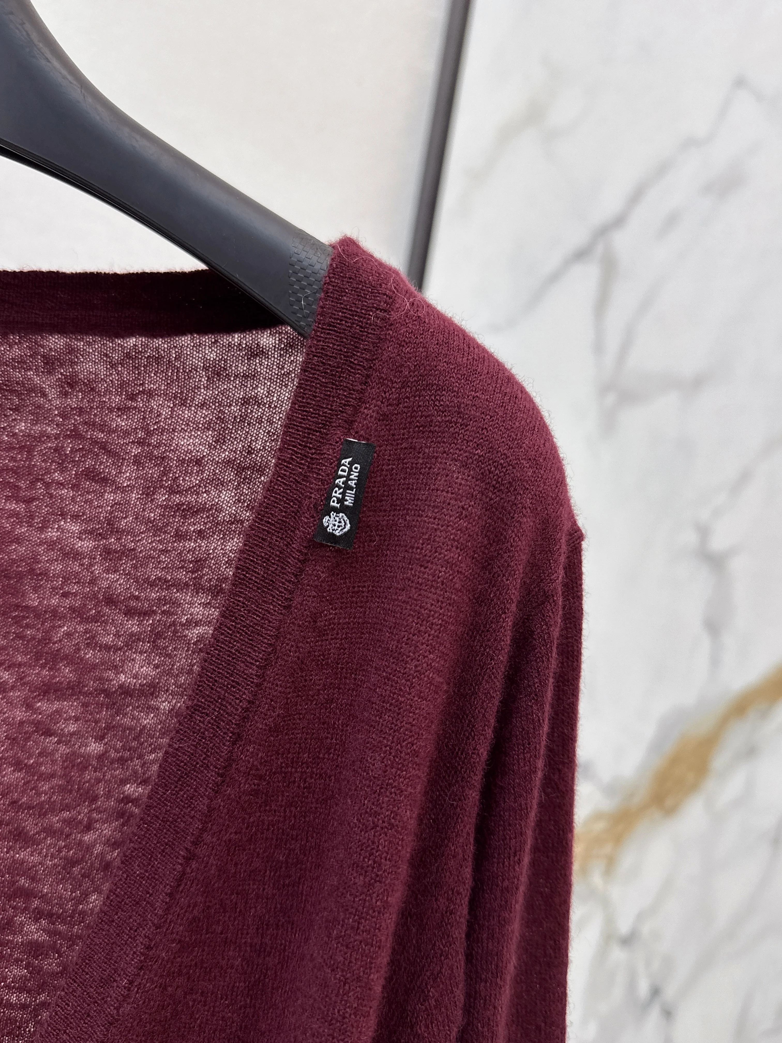 Prad 26ss v-neck cashmere sweater