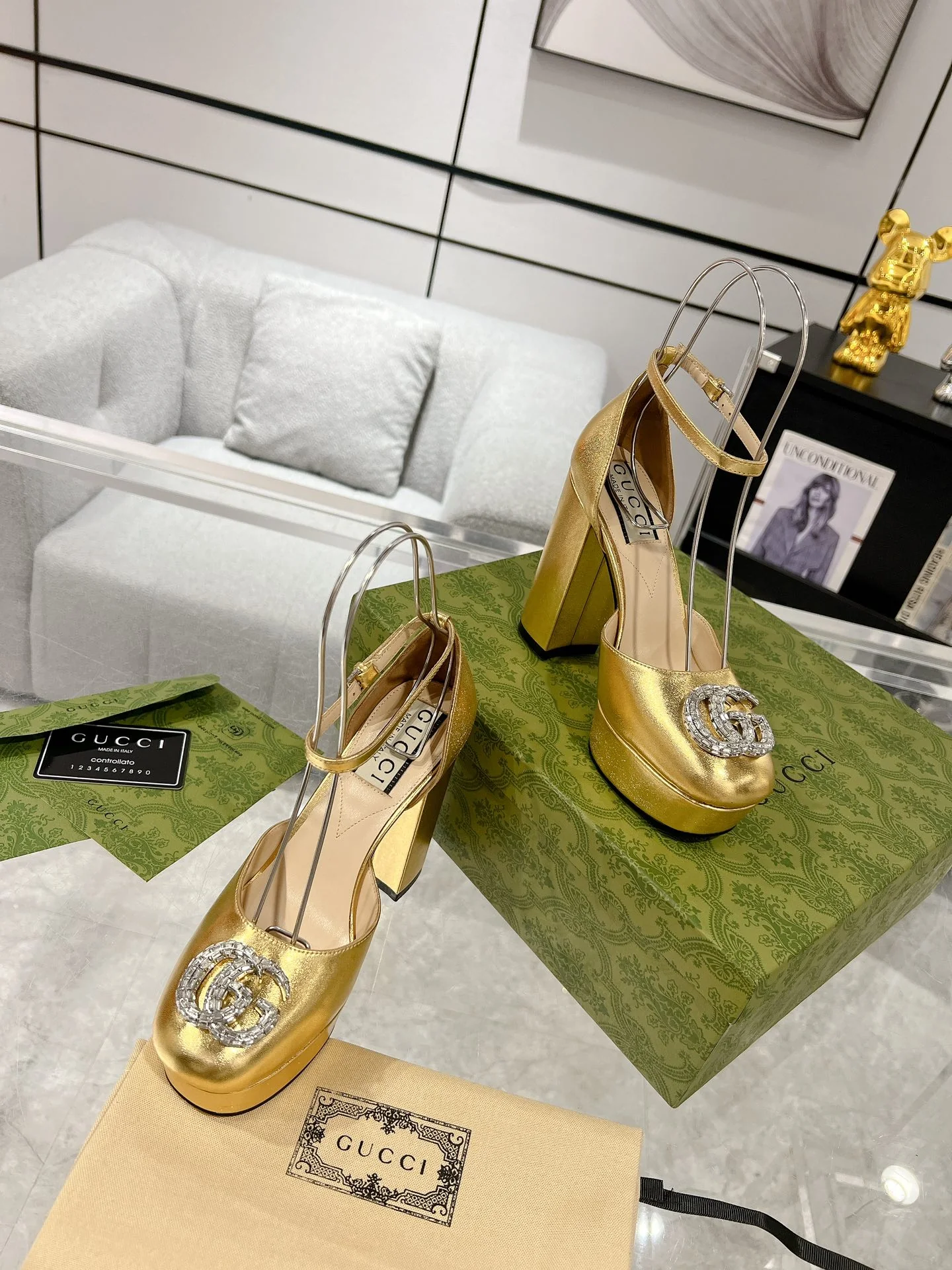 Gucc 25fw chunky heels with crystal diamond bling pumps