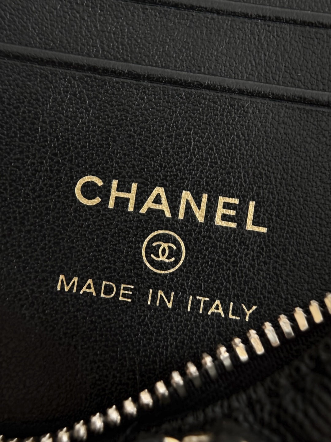 Chan 26S clutch bag with chain