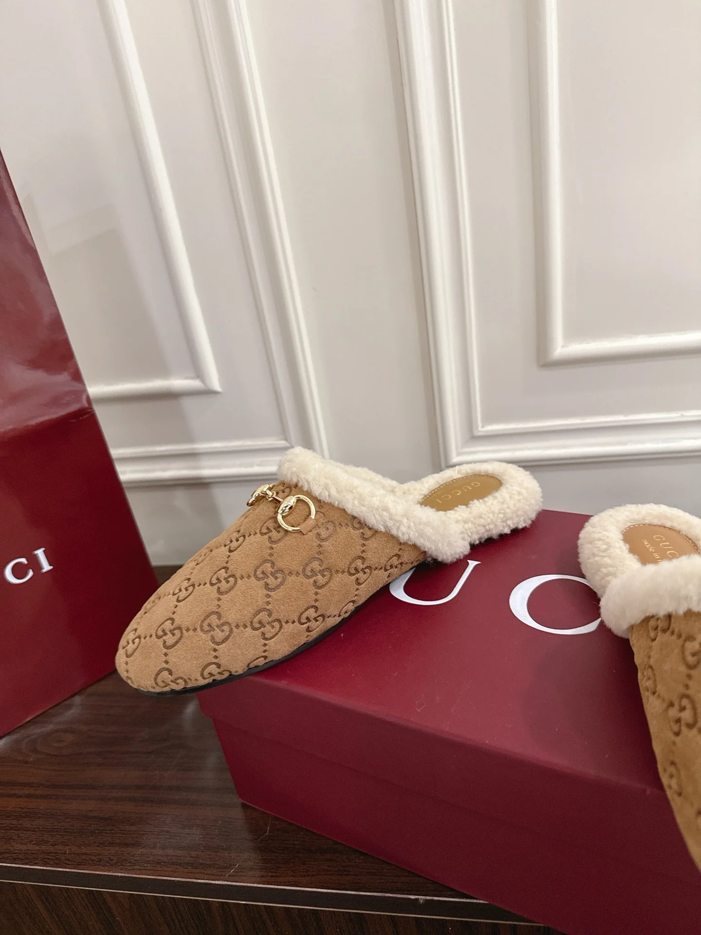 Guc 25fw mules shoes