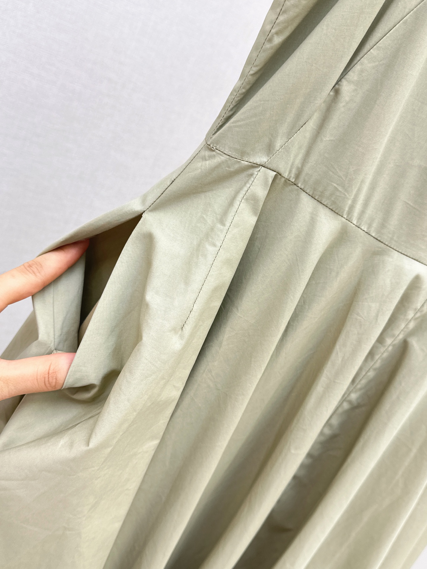 Give 26ss pleated slip dress