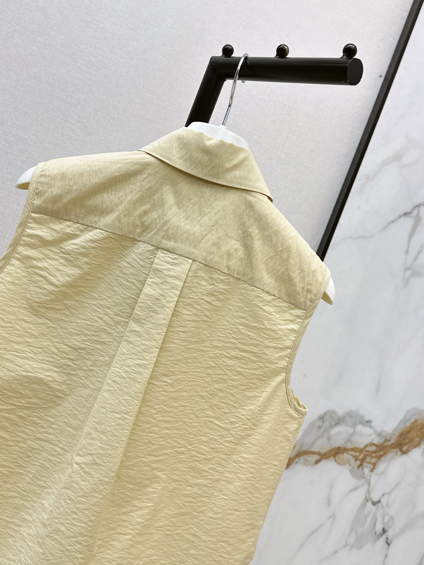 Loe 26ss sleeveless embroidery shirt