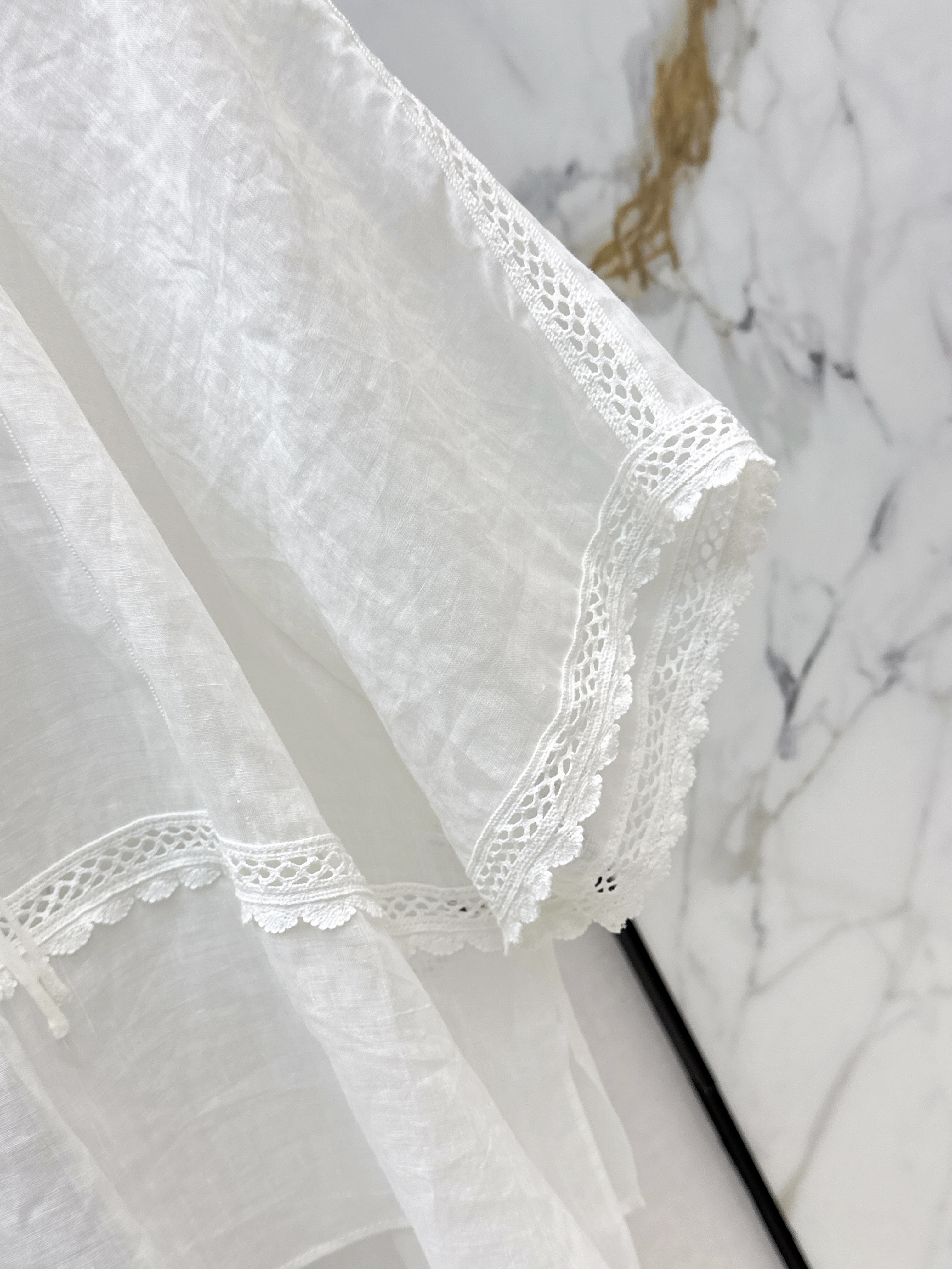 Chol 26ss cape sleeve blouse