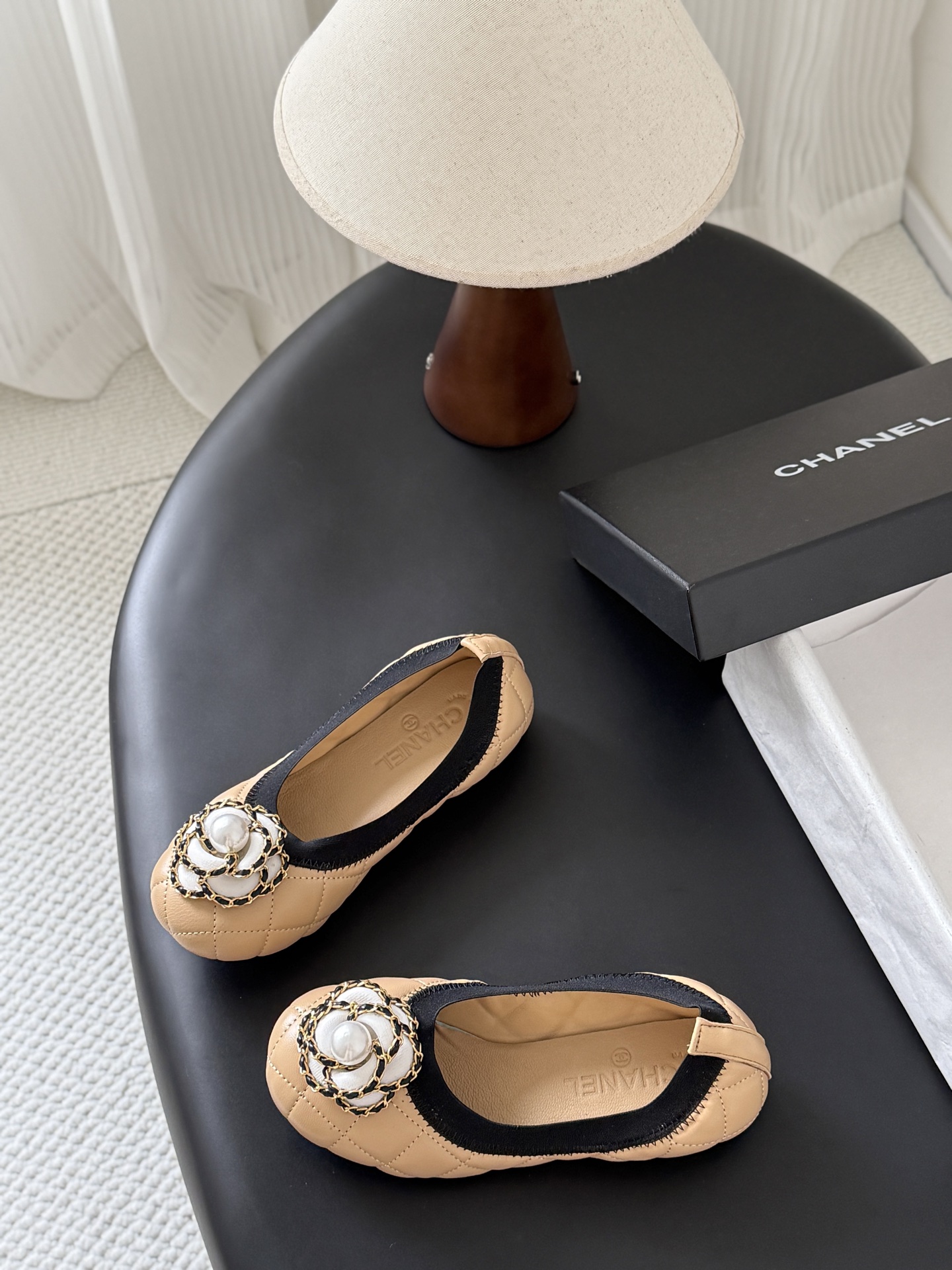 Chan 26ss camellia pumps