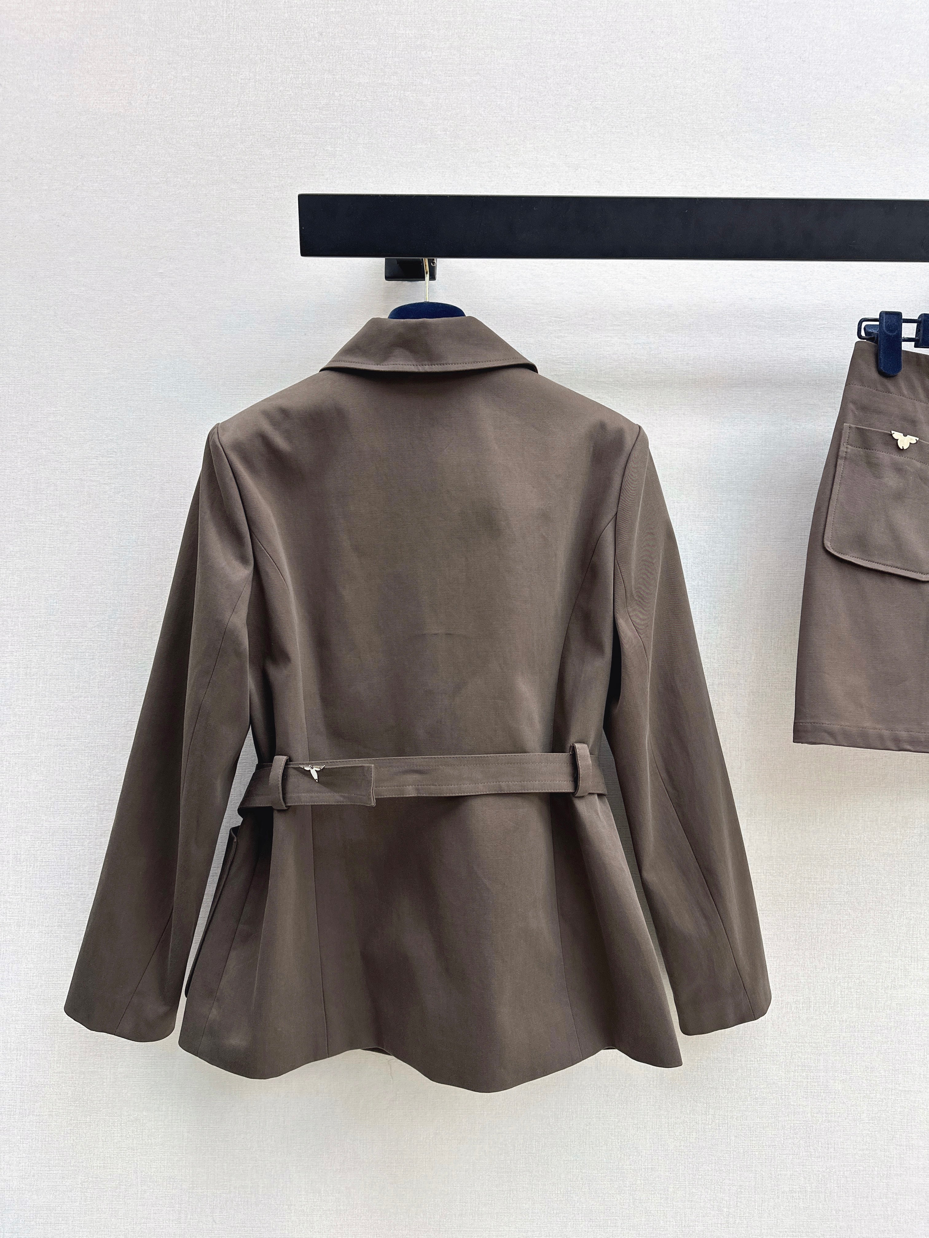 Loui 26ss belted blazer
