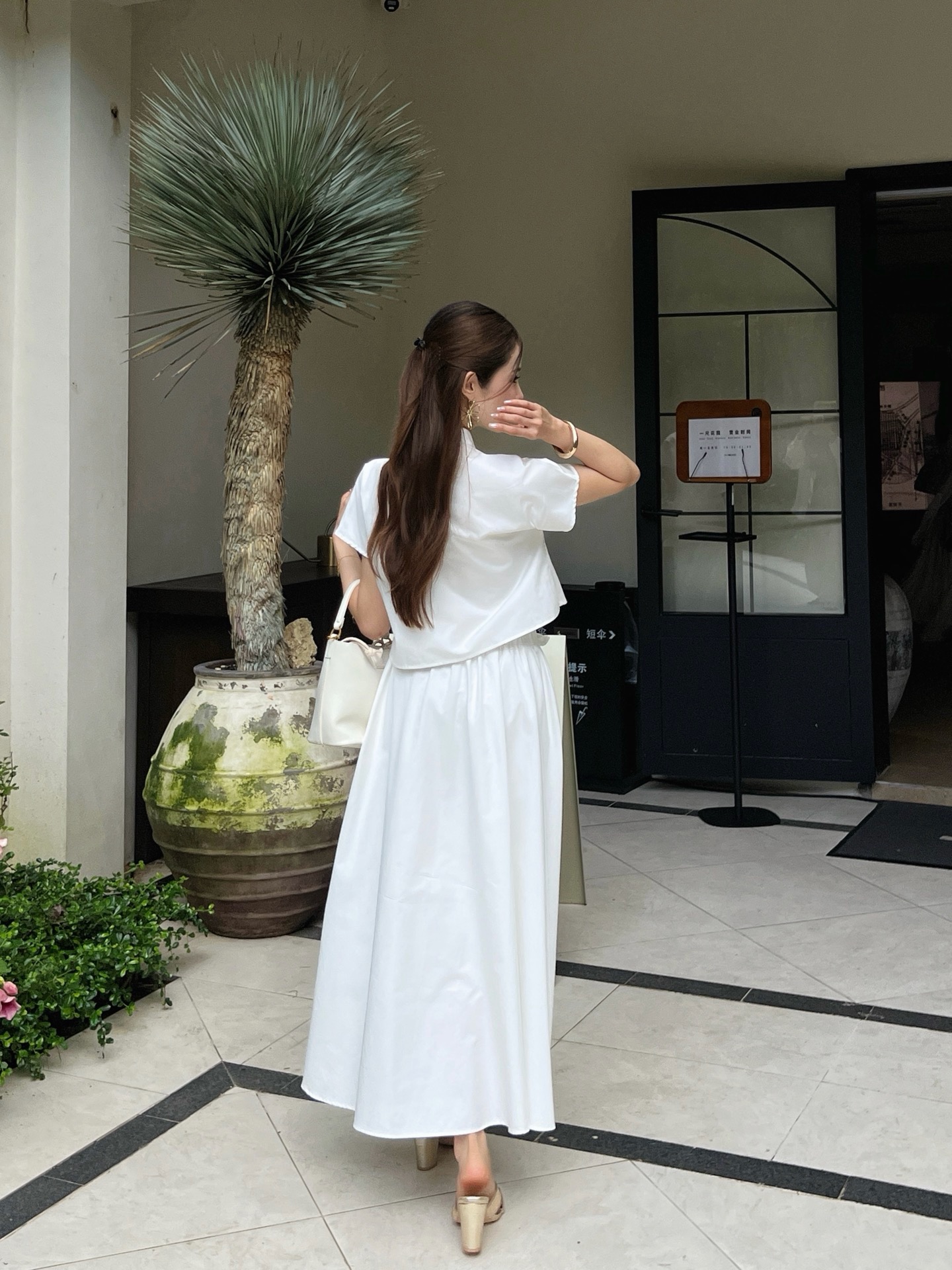 Celi 26ss cropped shirt skirt set
