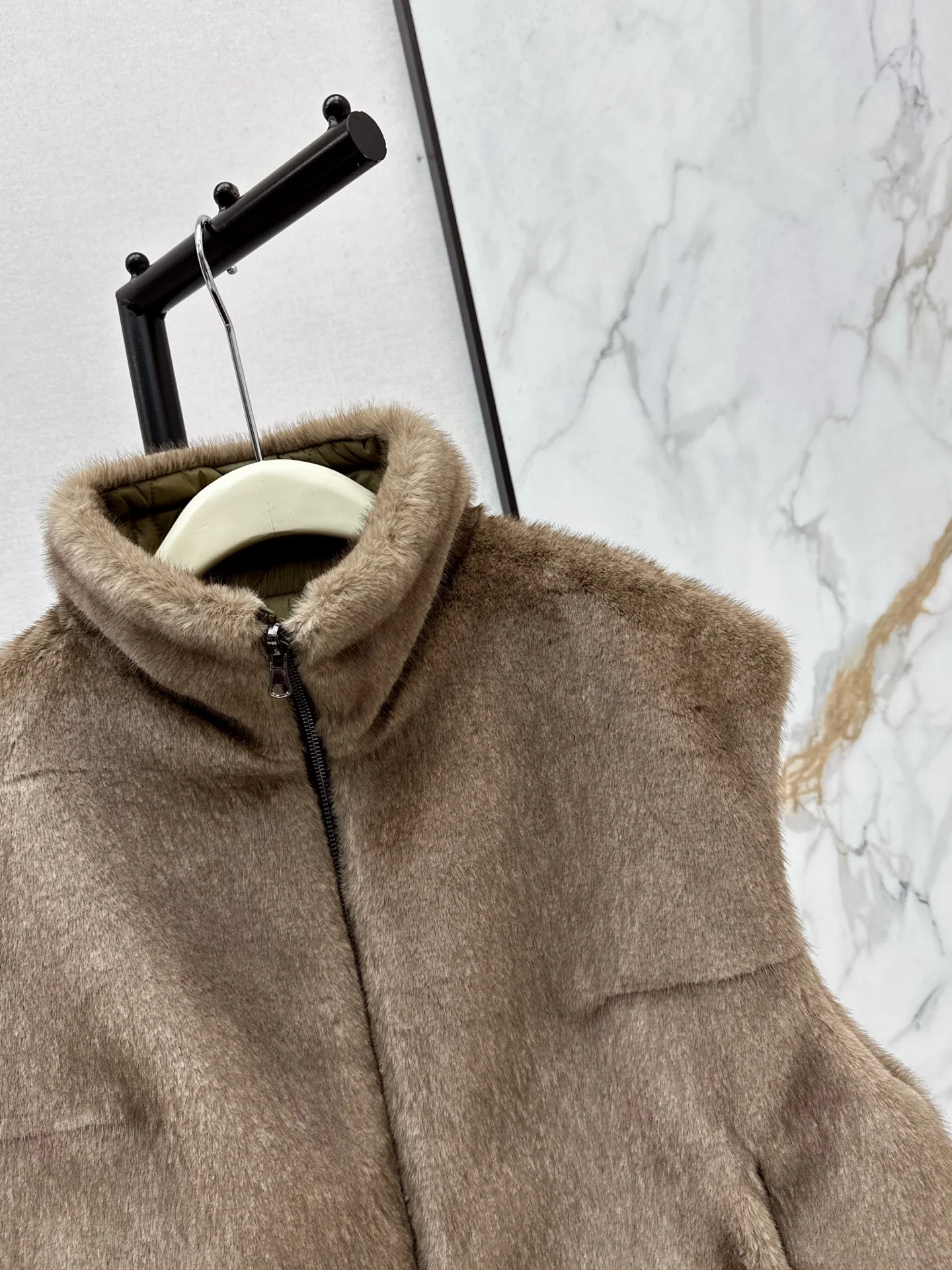Brun 25fw reversible faux fur vest jacket