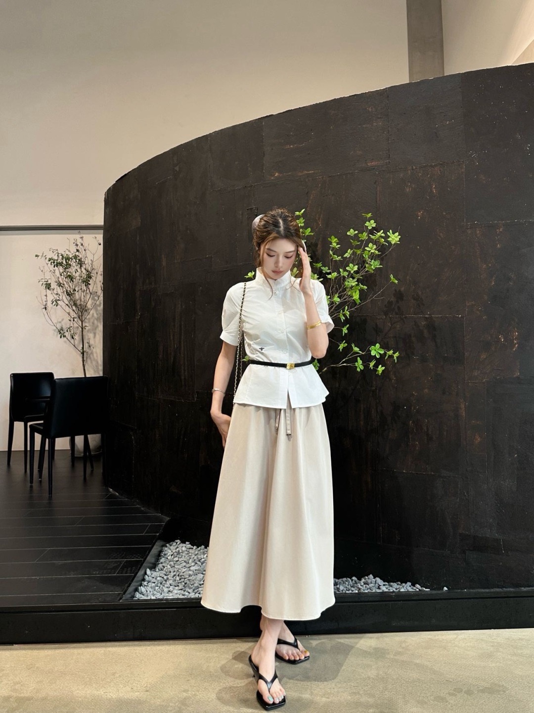 CD 26ss bee embroidery belted shirt