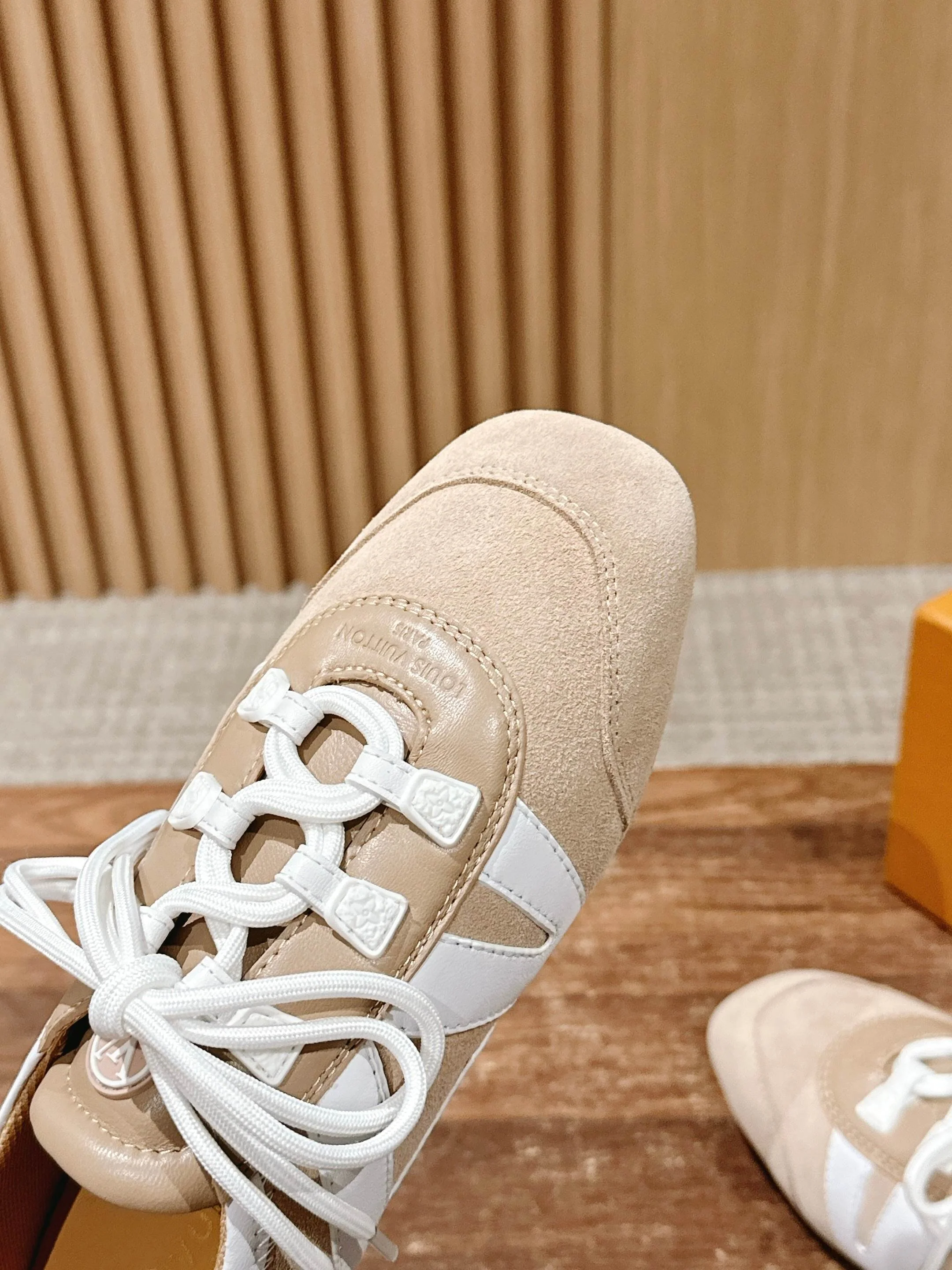 Loui 25fw sneaker