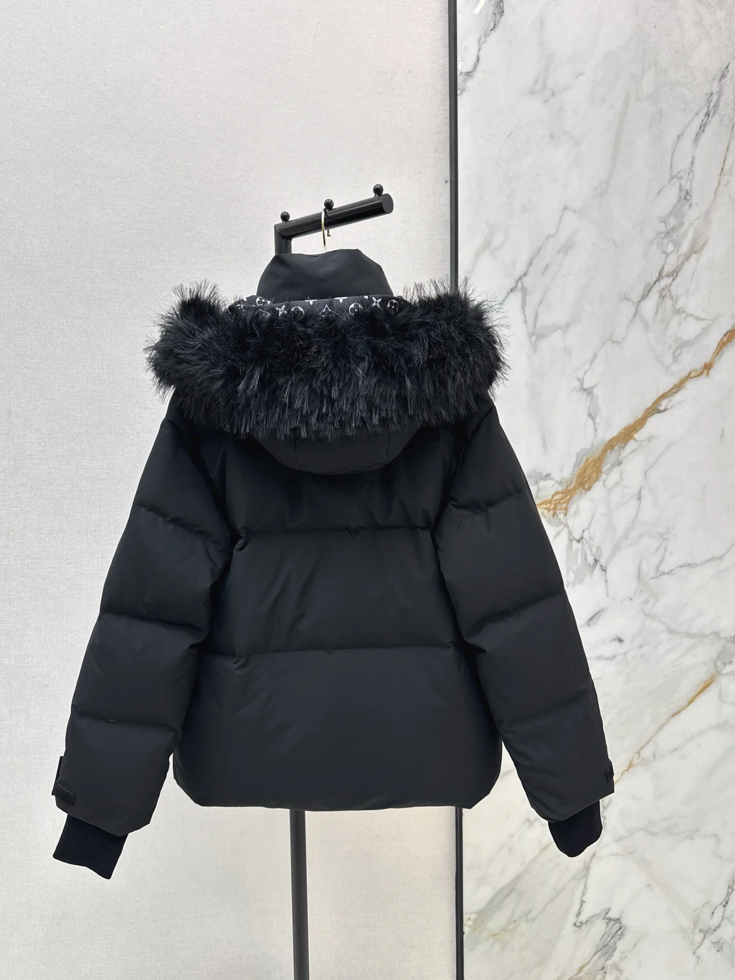 Louis 25fw hooded down jacket