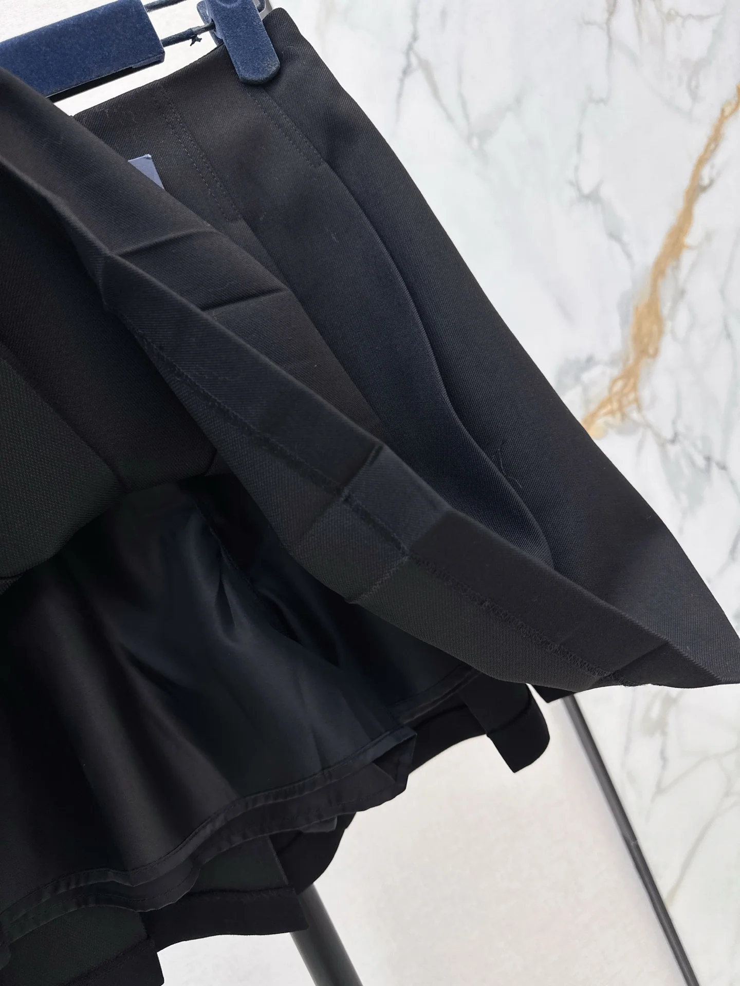 Louis 25fw pleated skirt