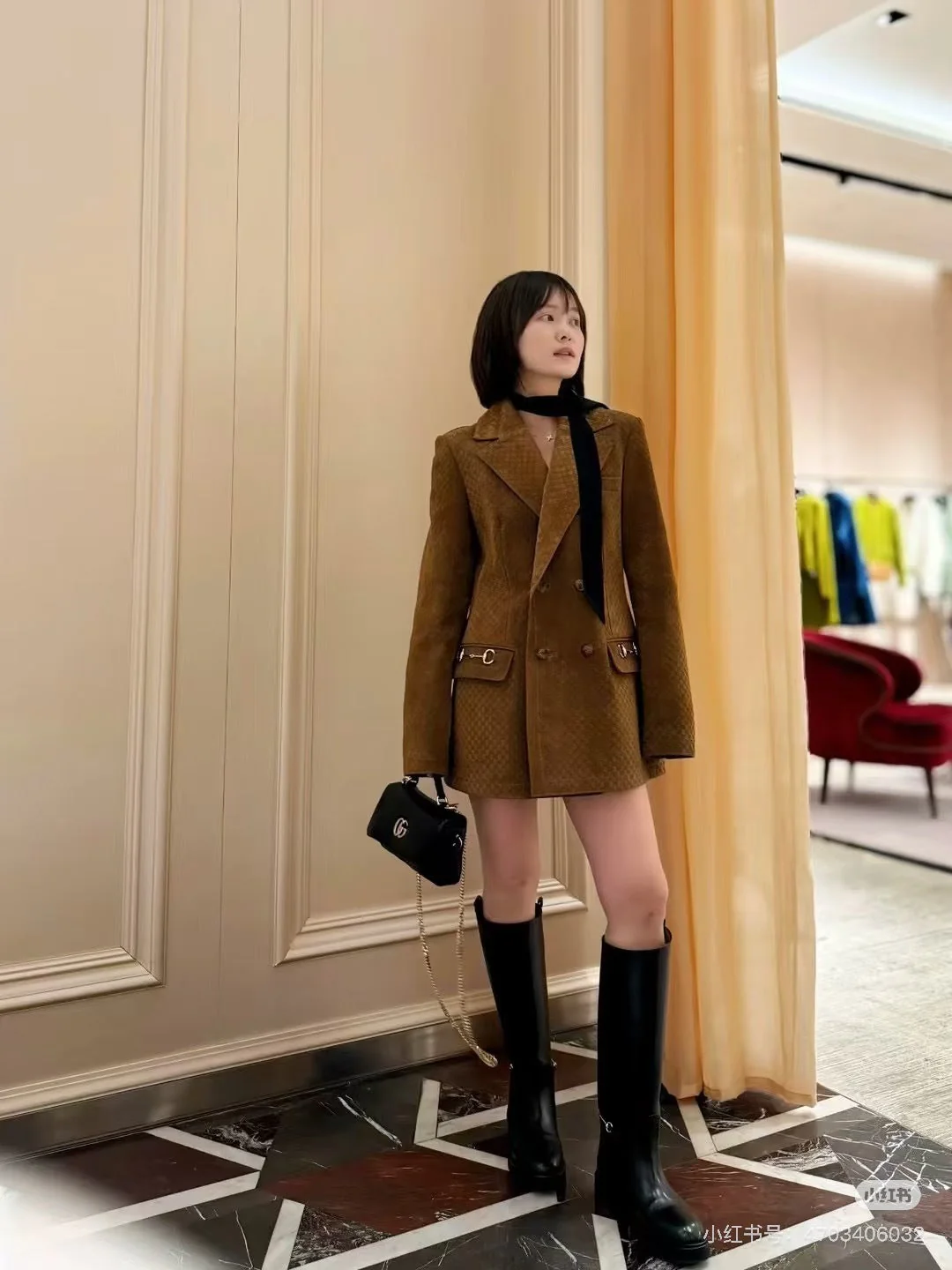 Guc 25fw suede blazer