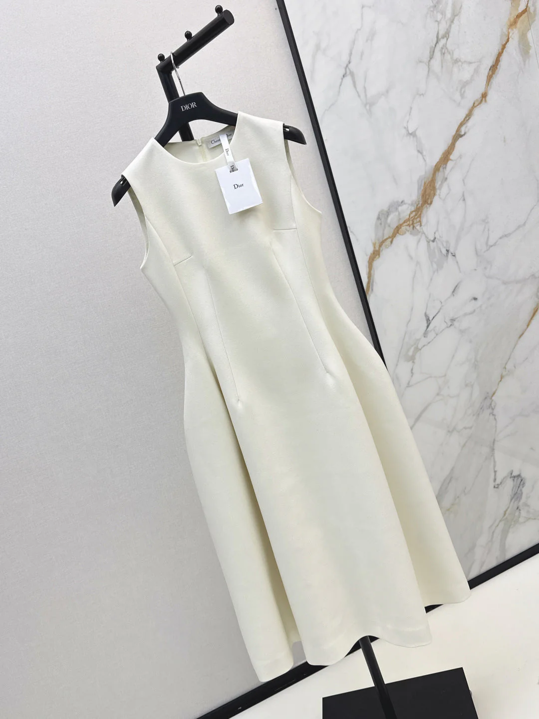 CD 25fw sleeveless dress