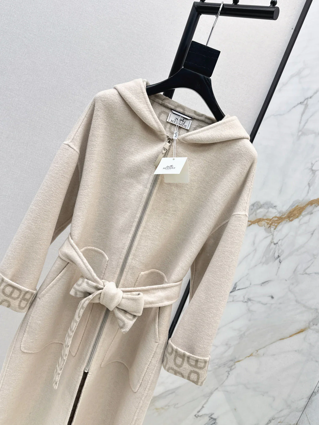 Her 25fw cashmere coat
