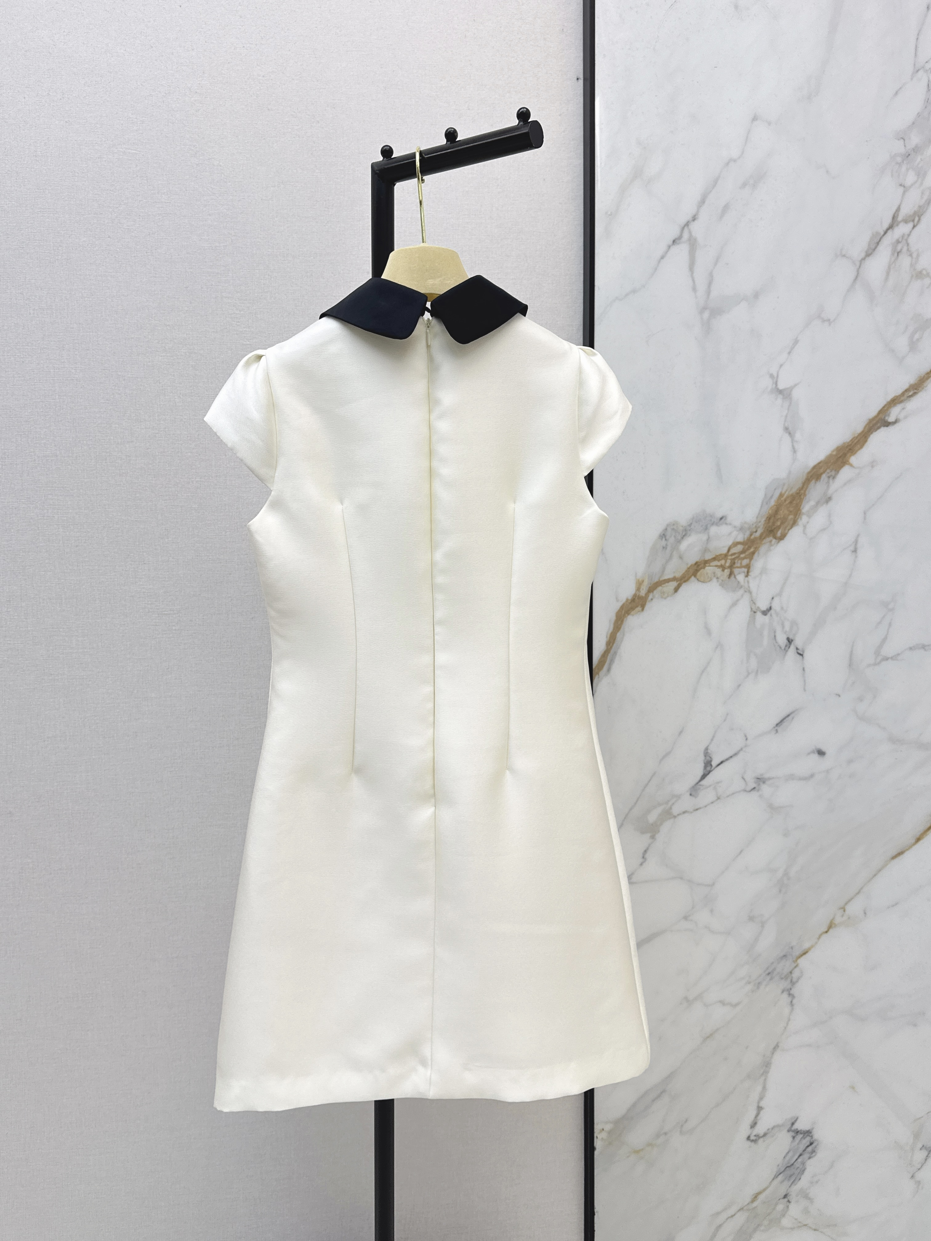 Miu 26ss puff sleeve dress