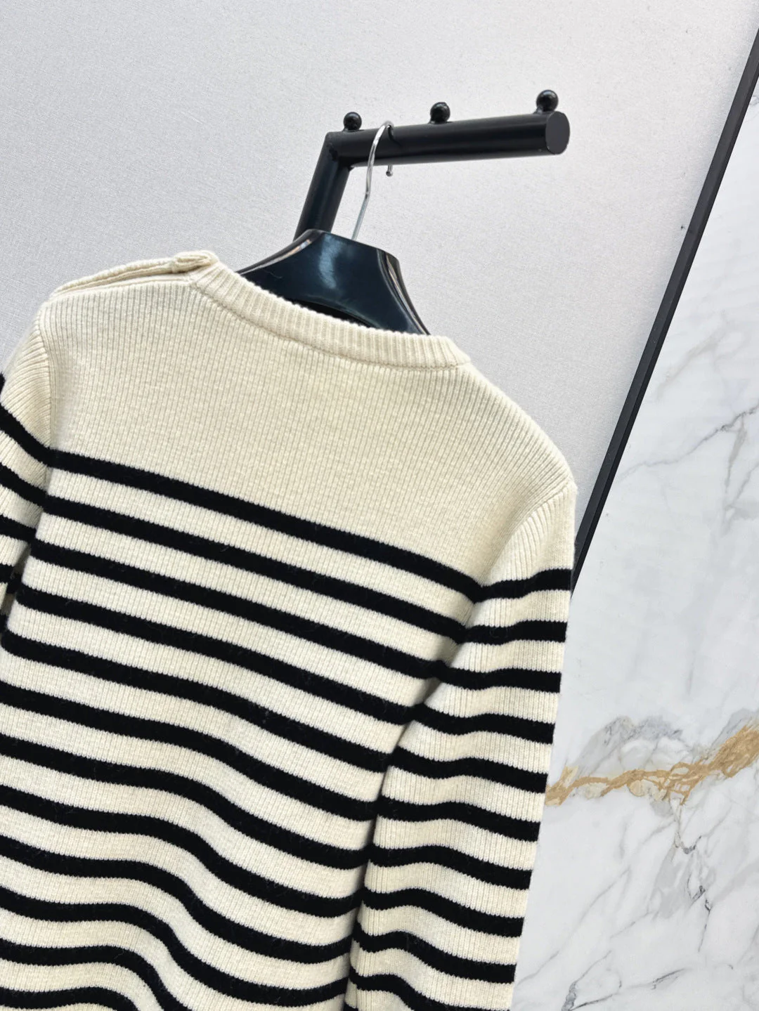 Celi 25fw stripe sweater