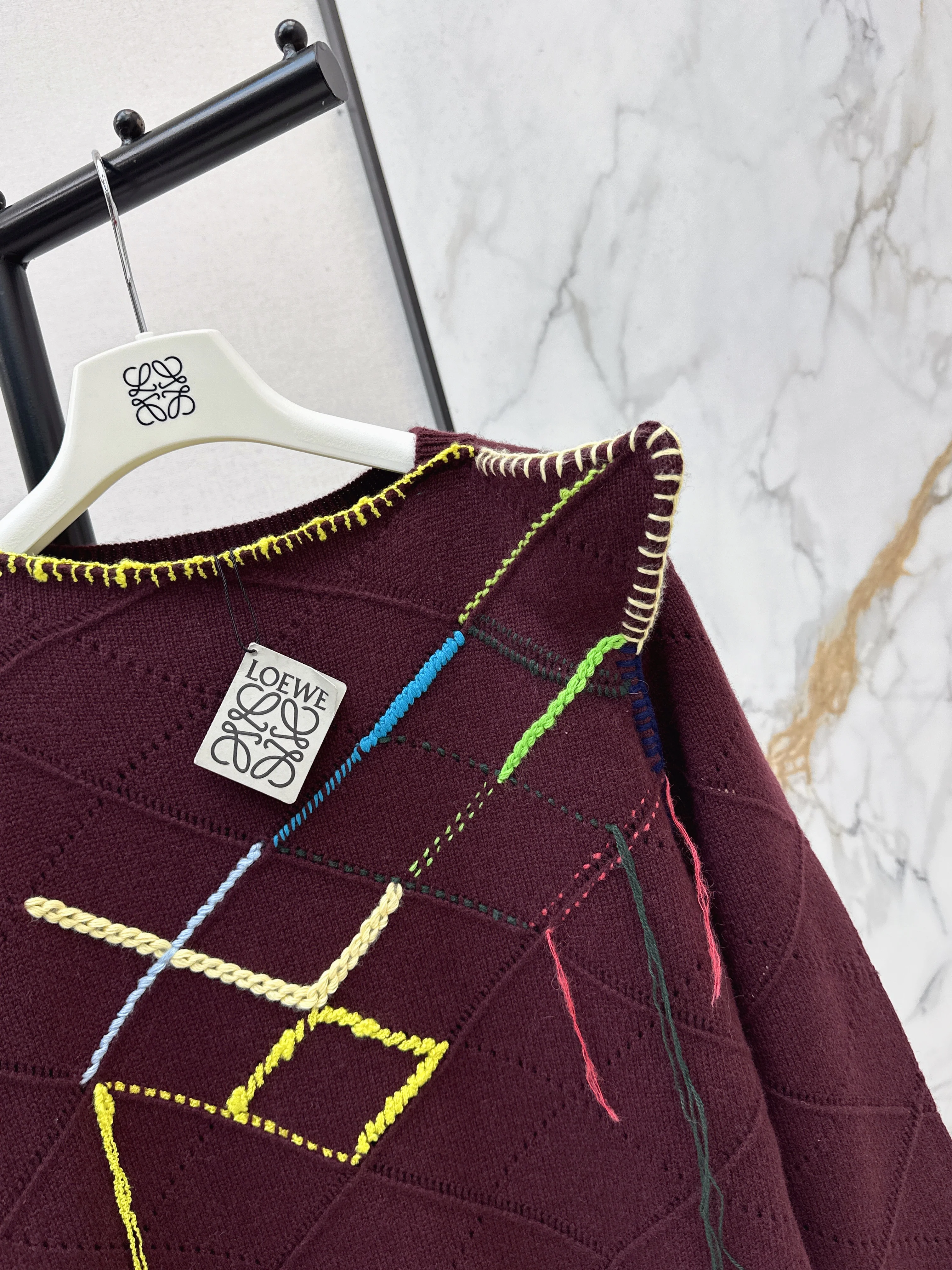 Loe 26ss contrast stitching sweaster