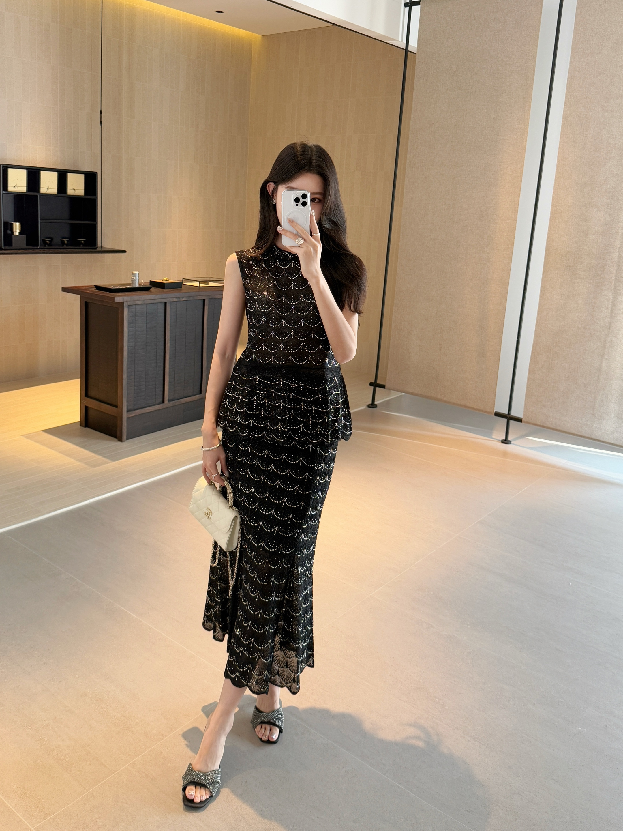 Chan 26ss rhinestone knitwear skirt set