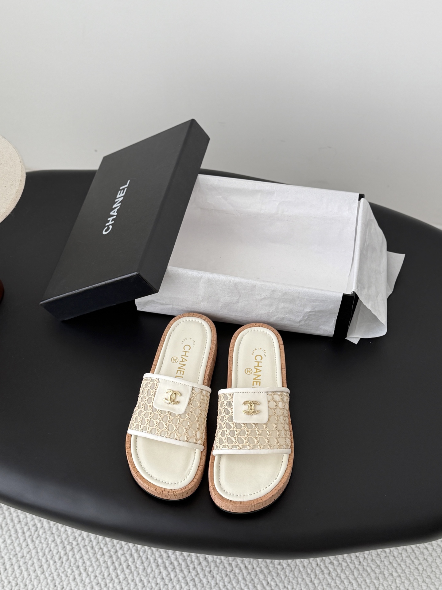 Chan 26C mesh slippers