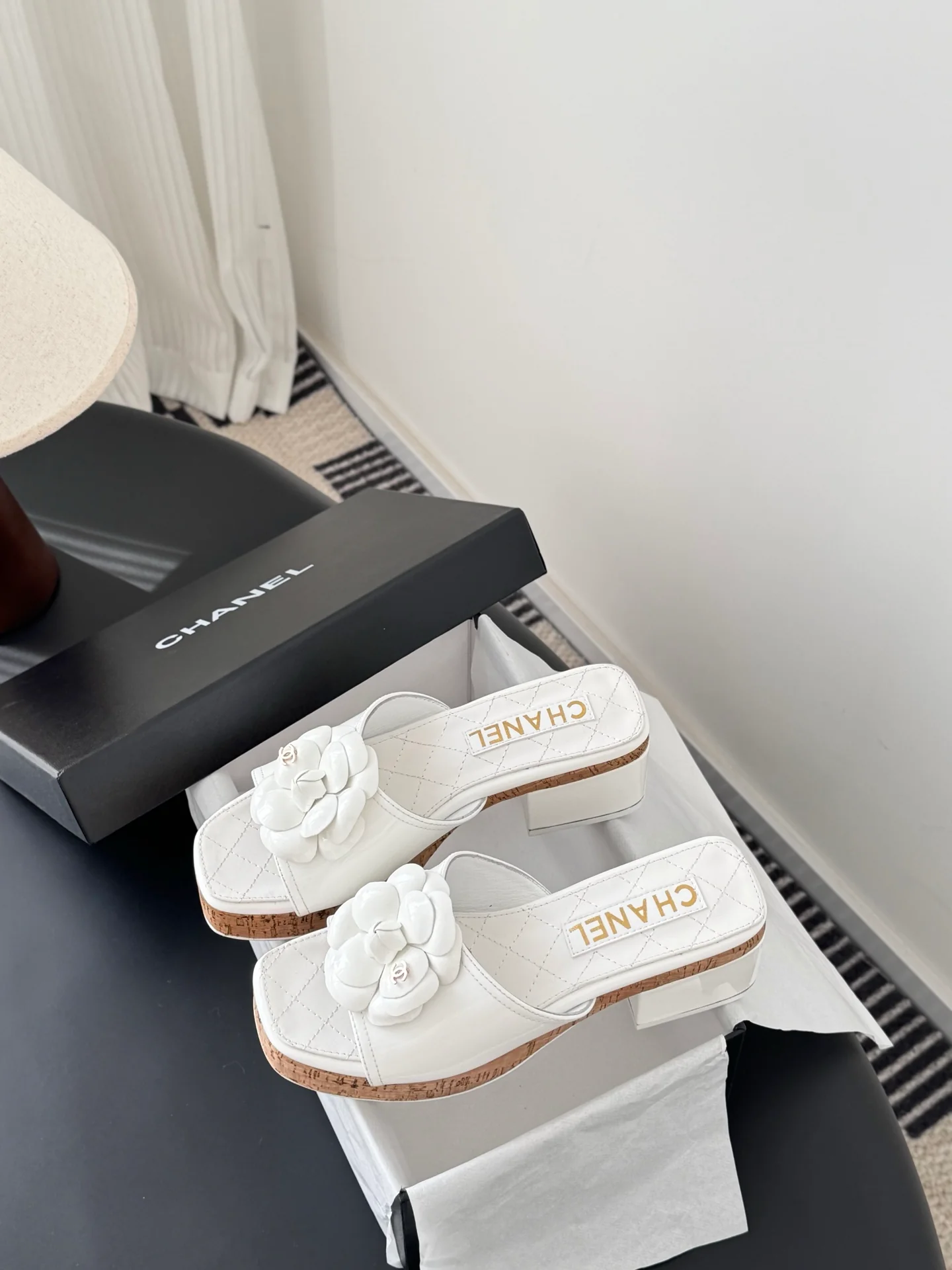 Chan 26ss camellia sides sandals