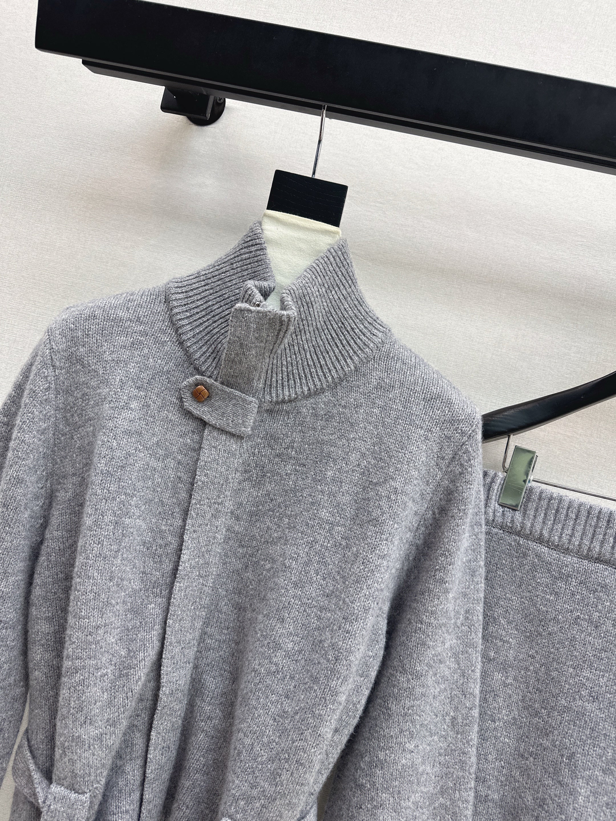 Loro 26ss outfit sets zip-up cardigan+skirts