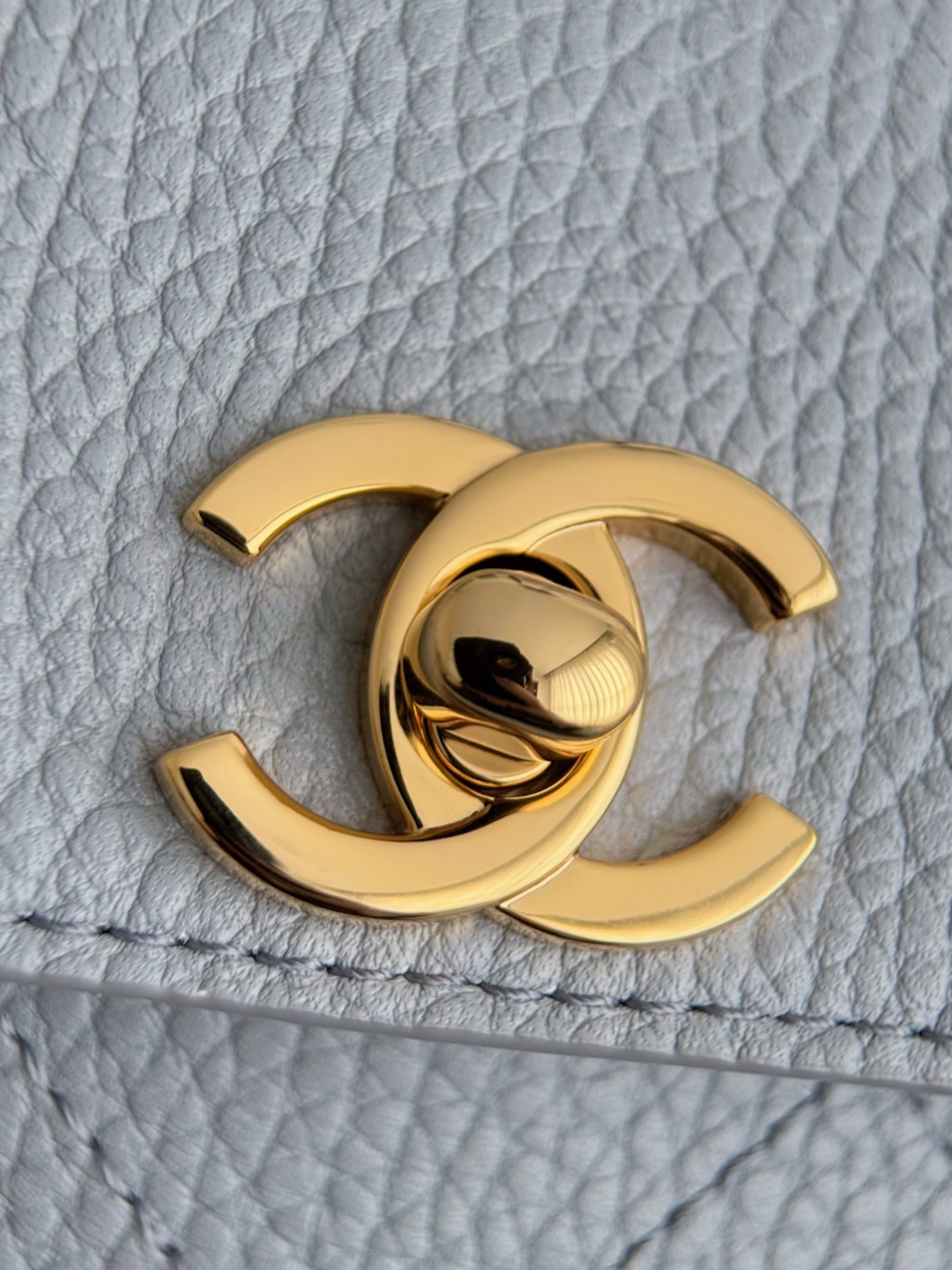 Chan 26S baguette bag