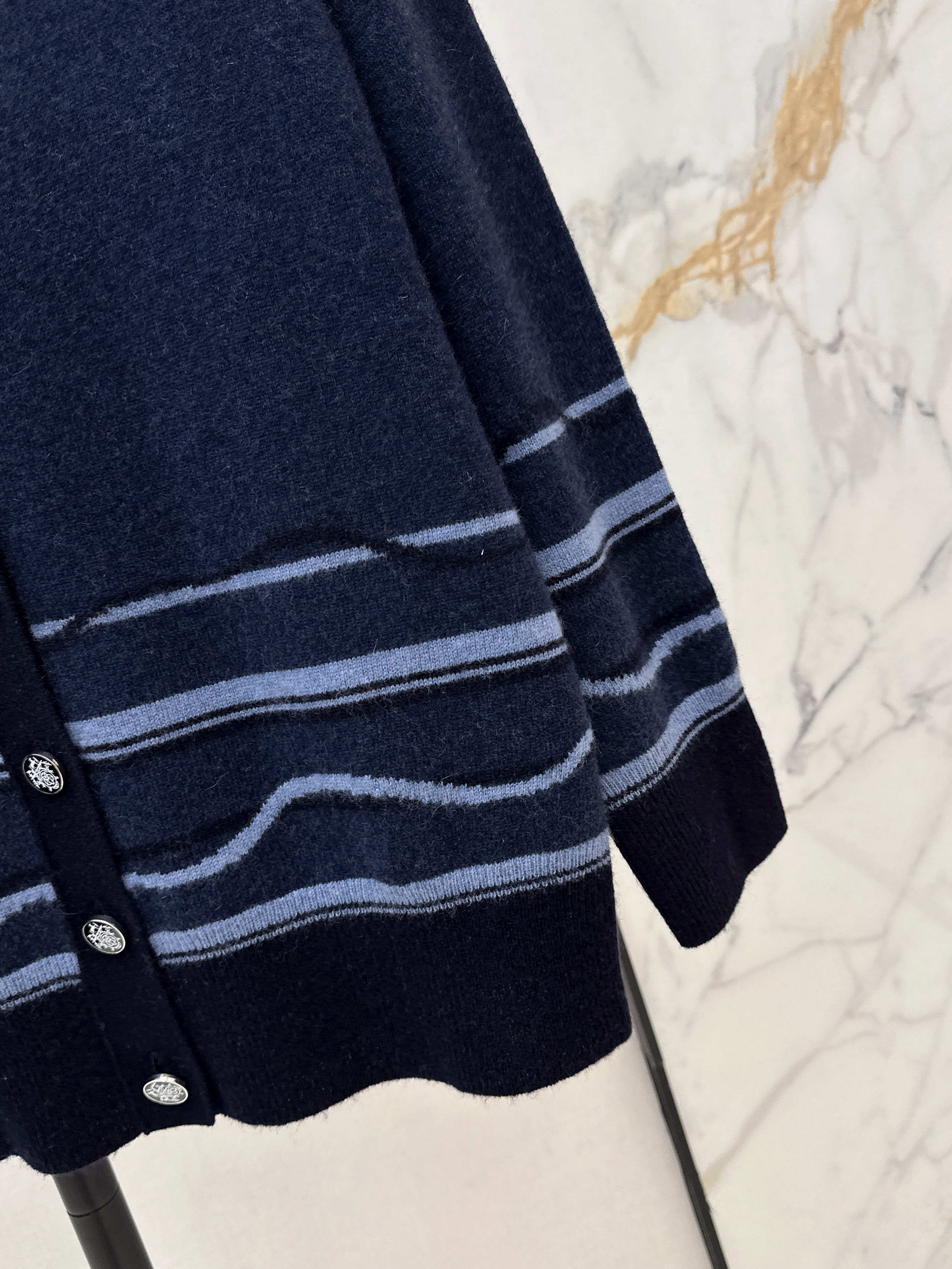 Her 26ss stripe cardigan