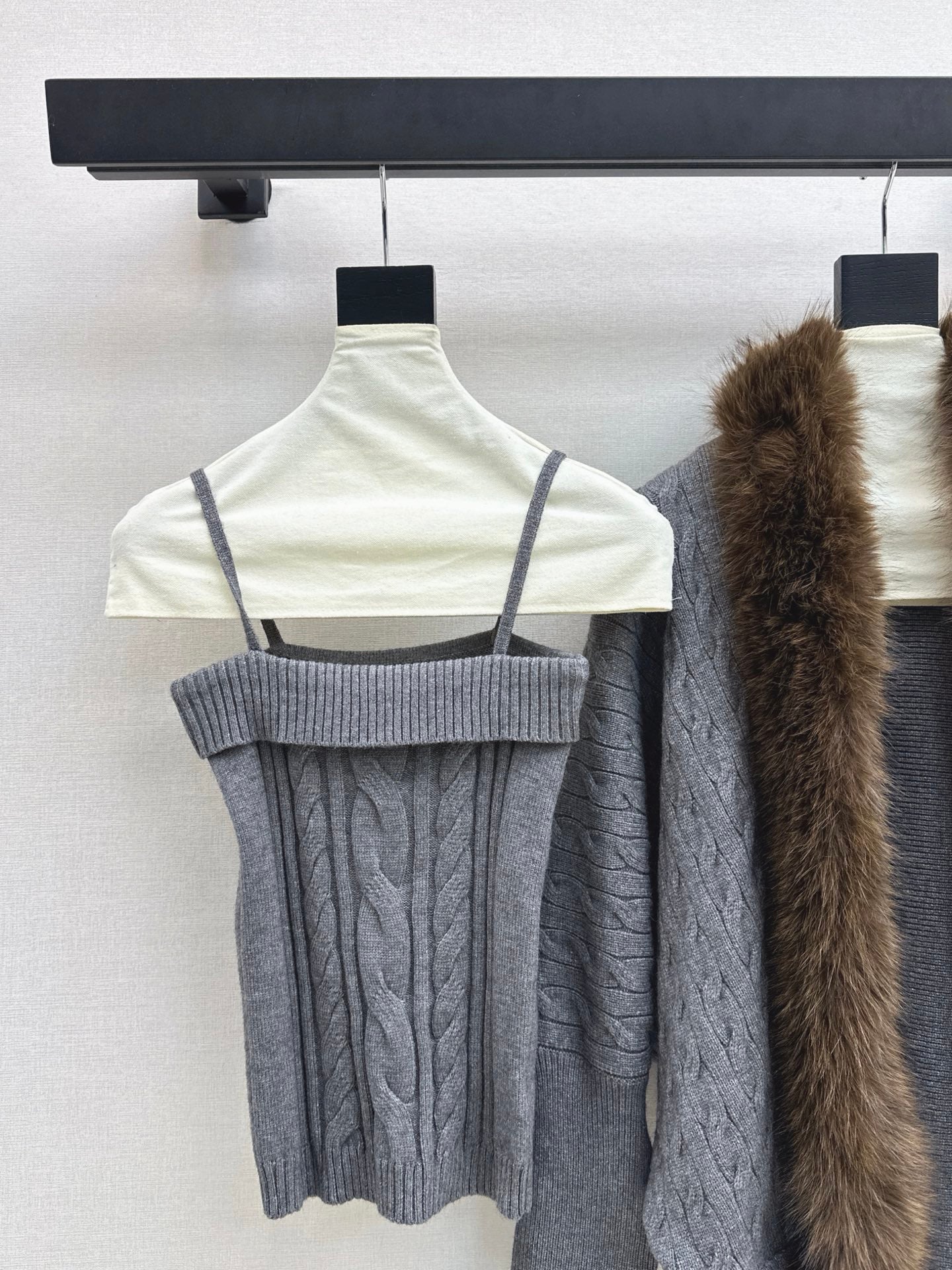 Miu 25fw knit tank top cardigan