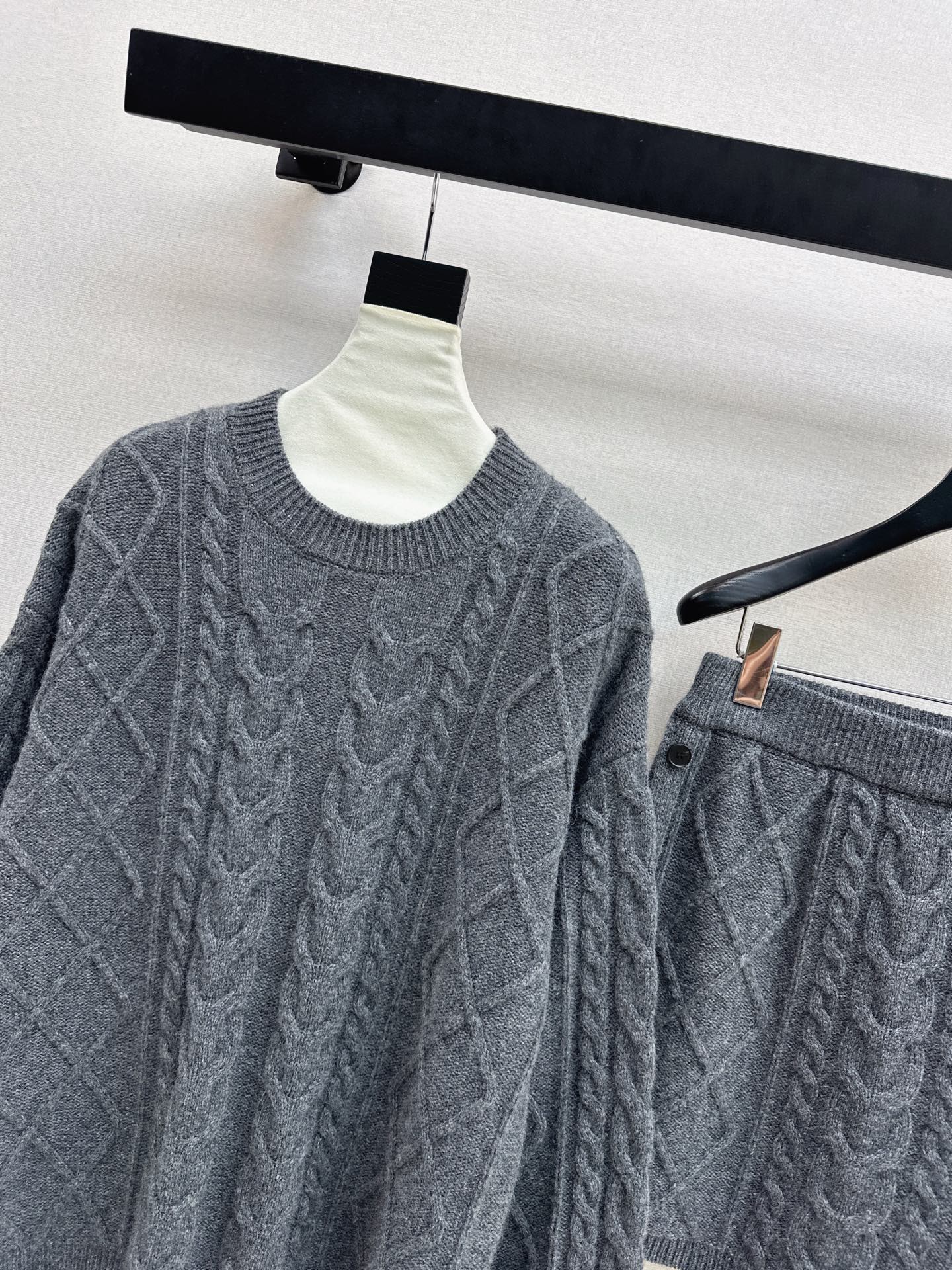 Max 26ss outfit sets sweater skirts