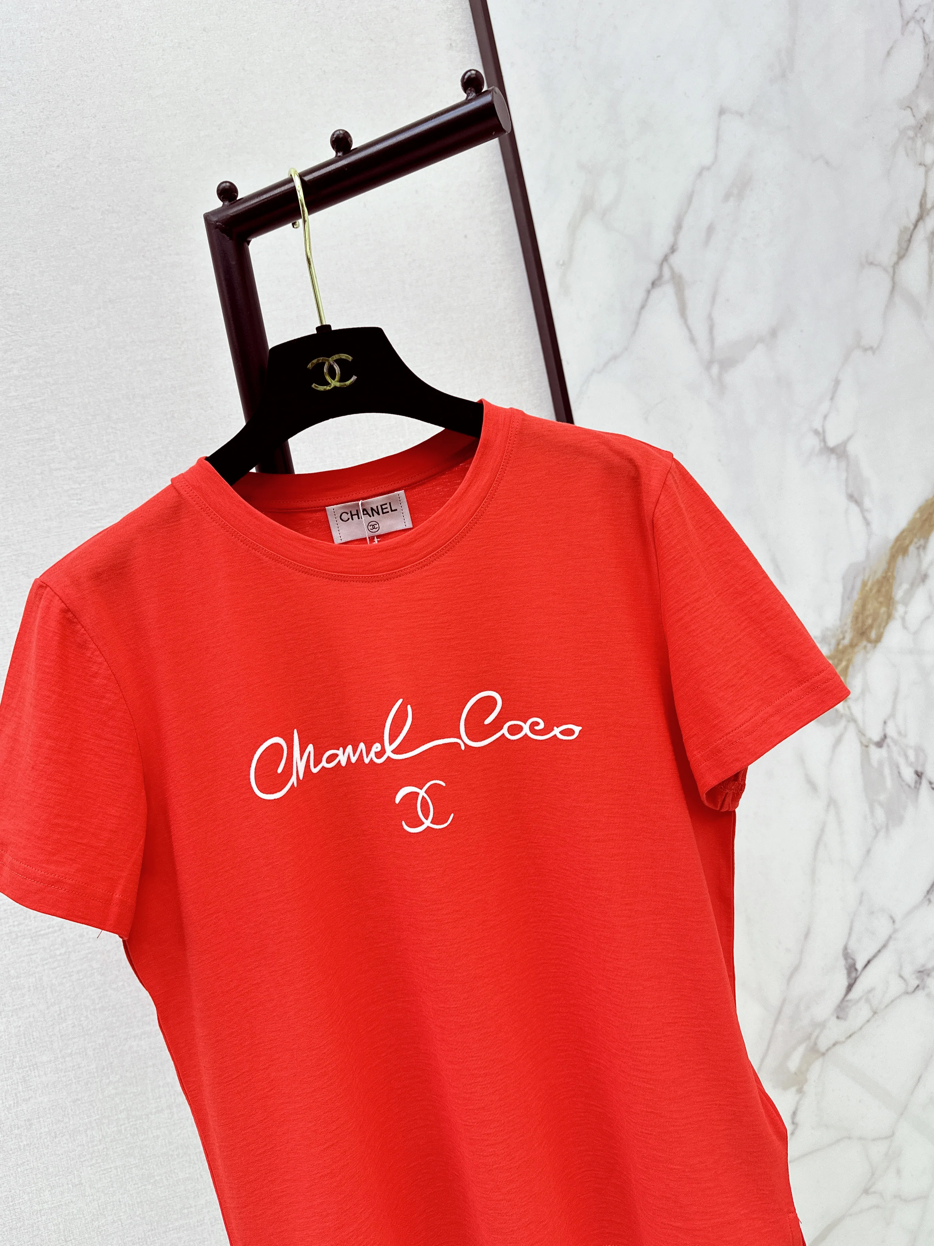 Chan 26ss contrast lettering t-shirt