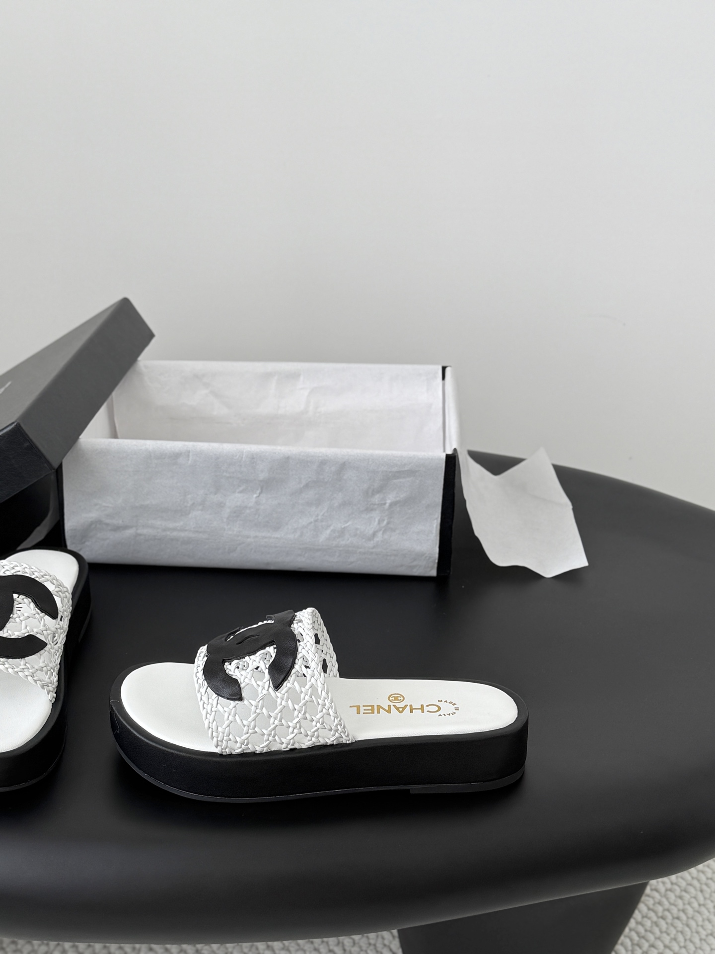 Chan 26ss woven sandals