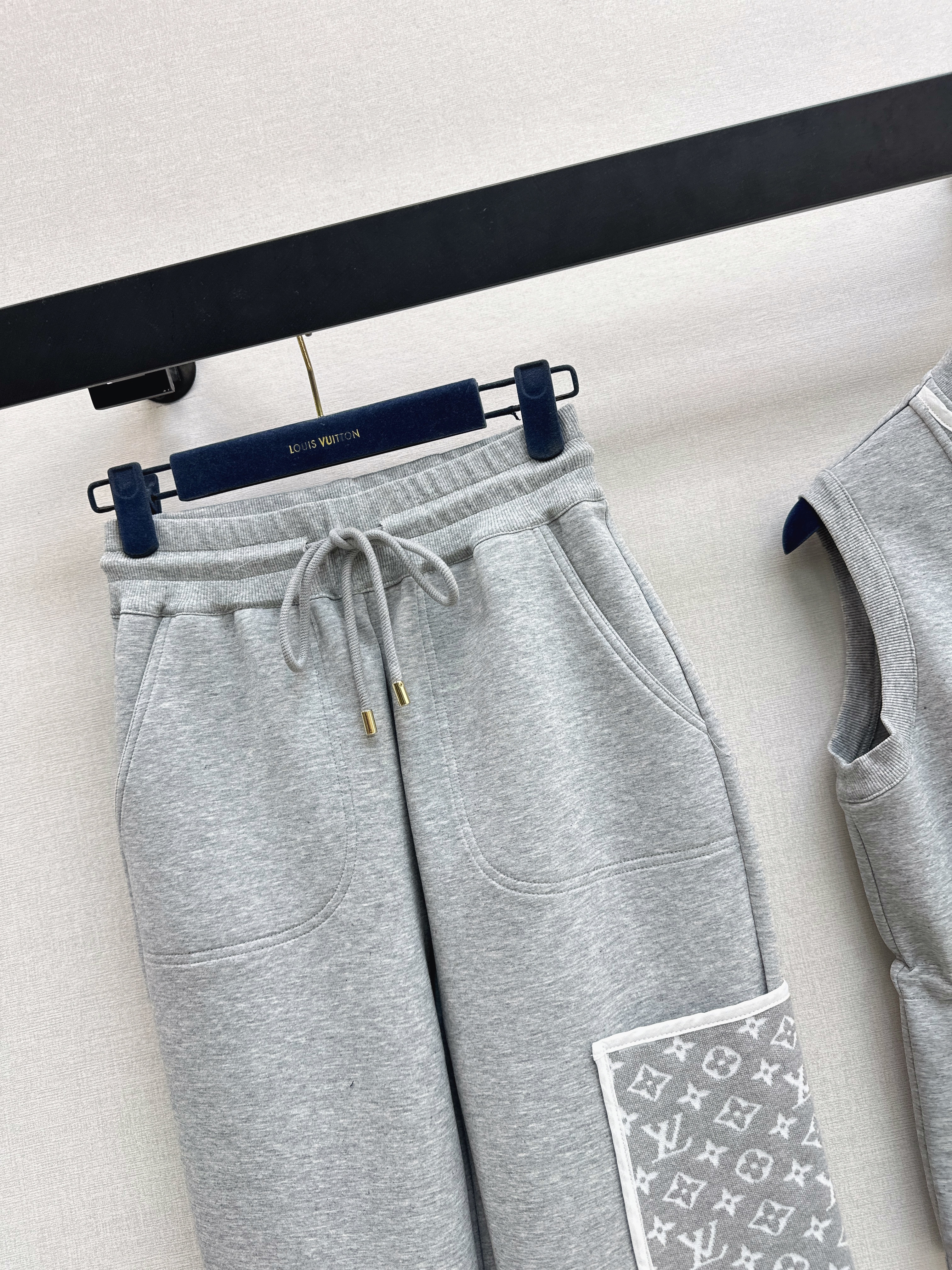 Loui 26ss vest jogger pant set