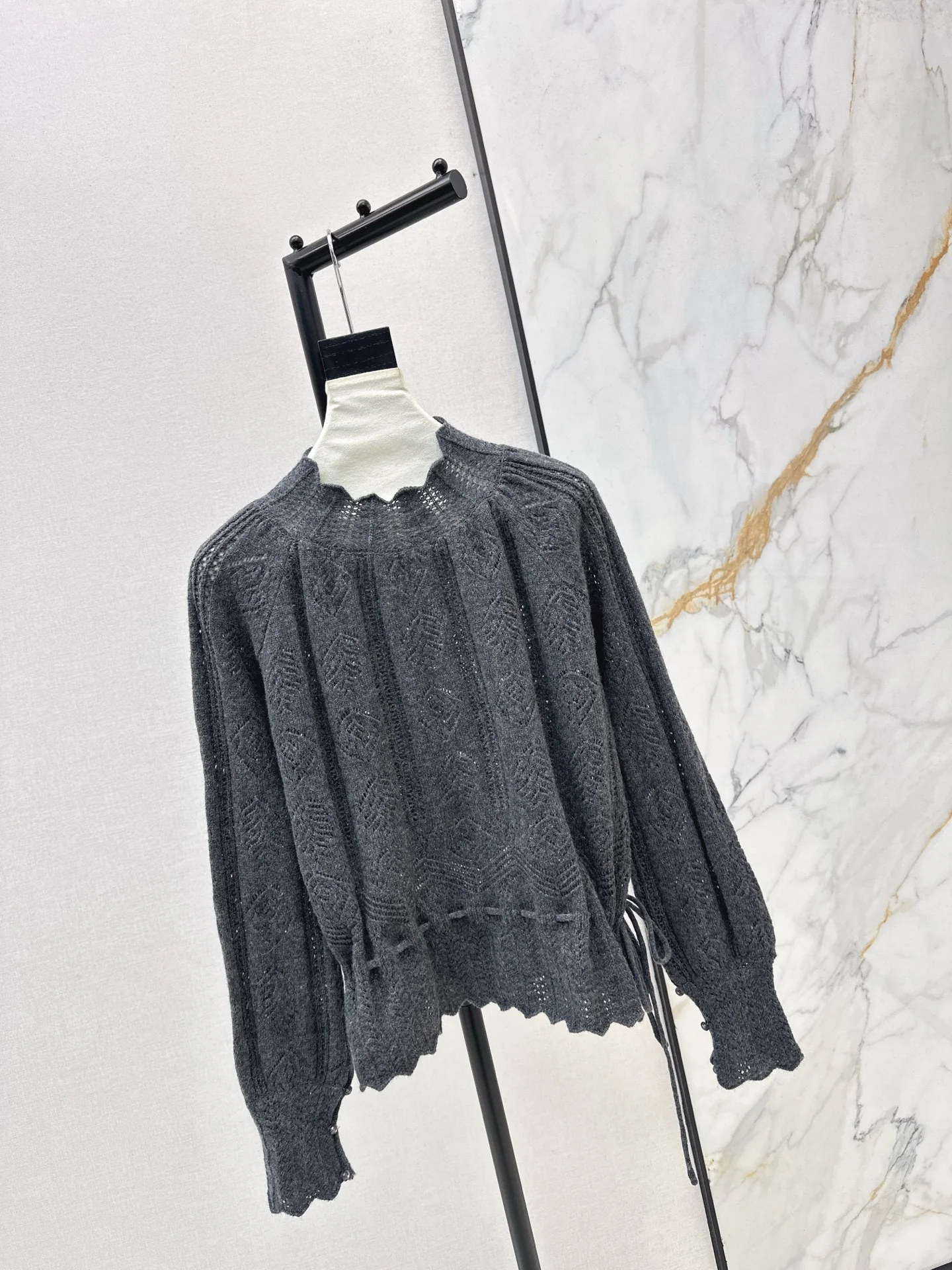 Chan 256ss drawstring sweater
