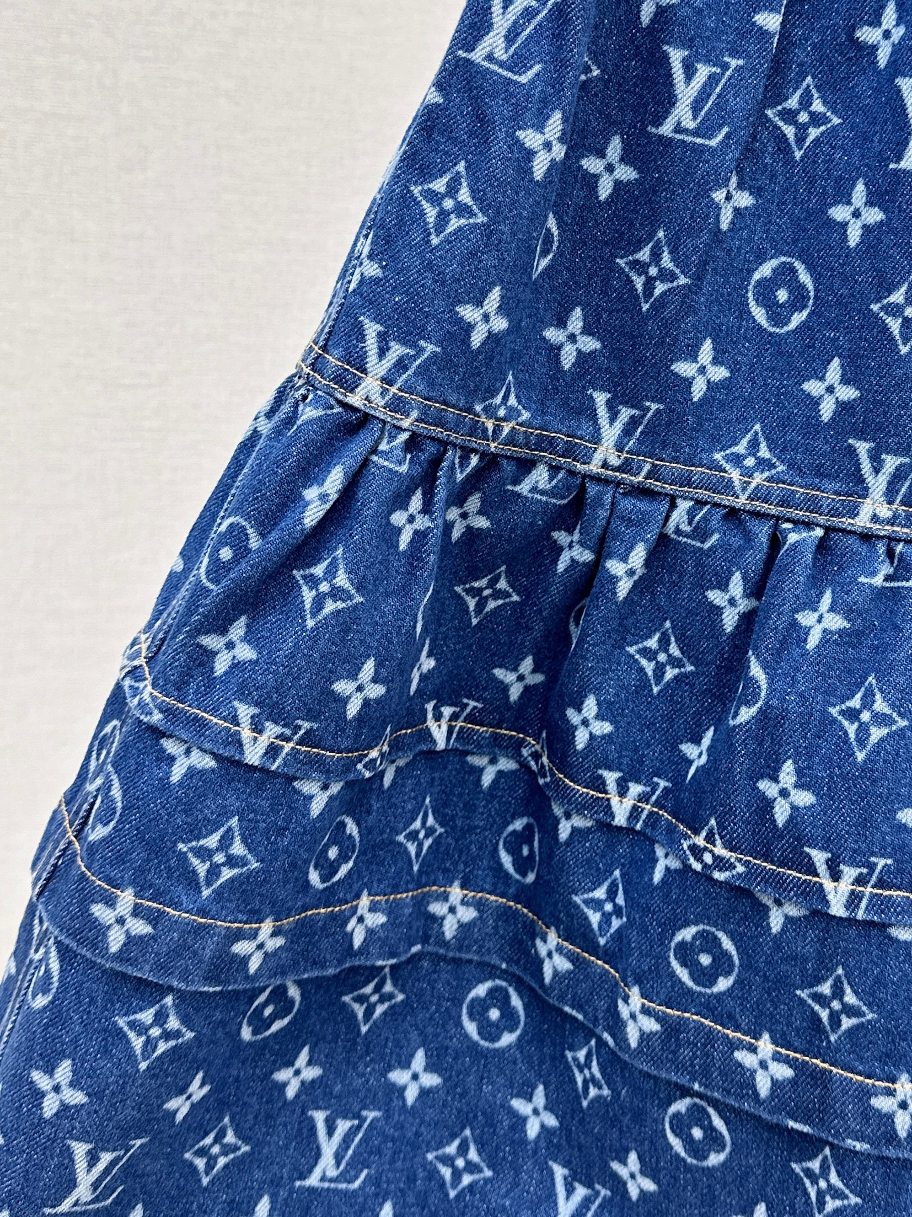 Louis 26ss cake skirts