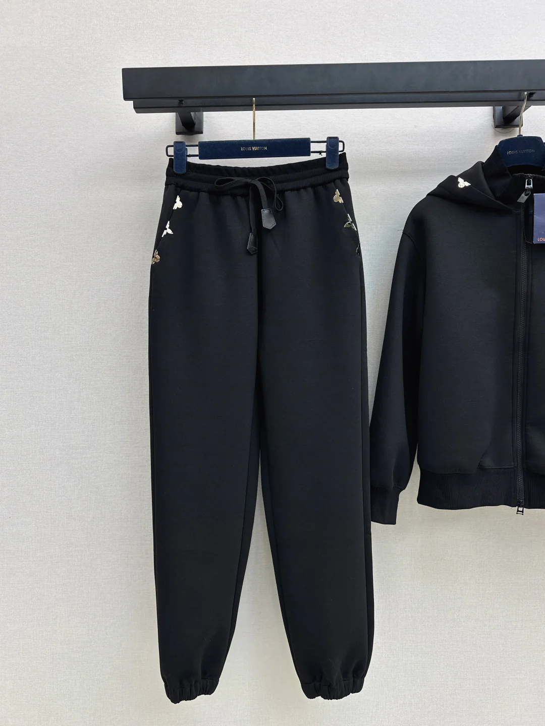 Loui 25fw tracksuit set