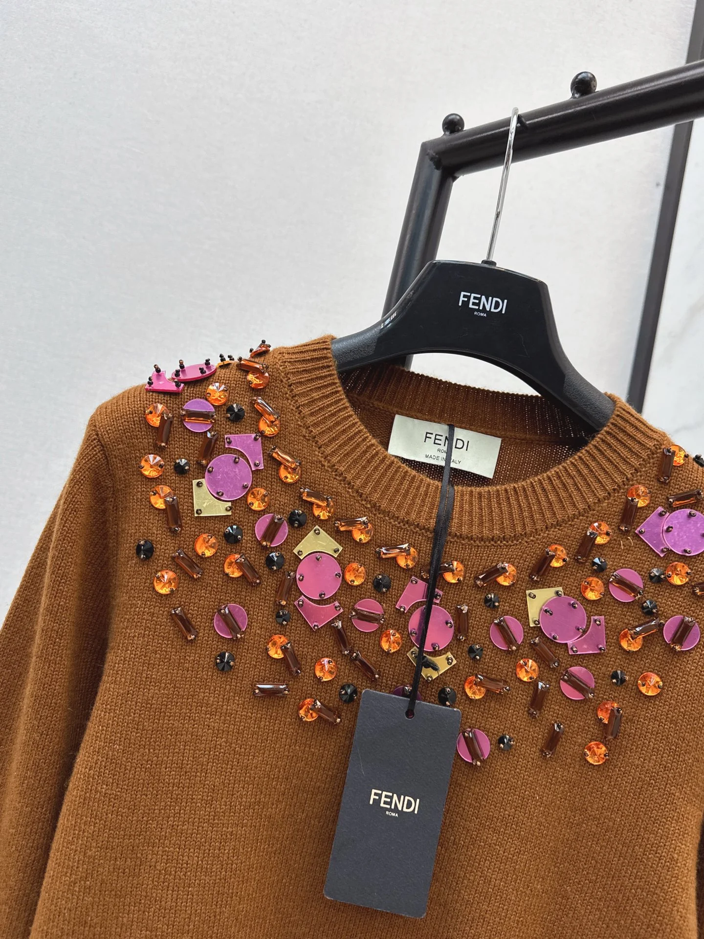 Fend 25fw embroidery sweater