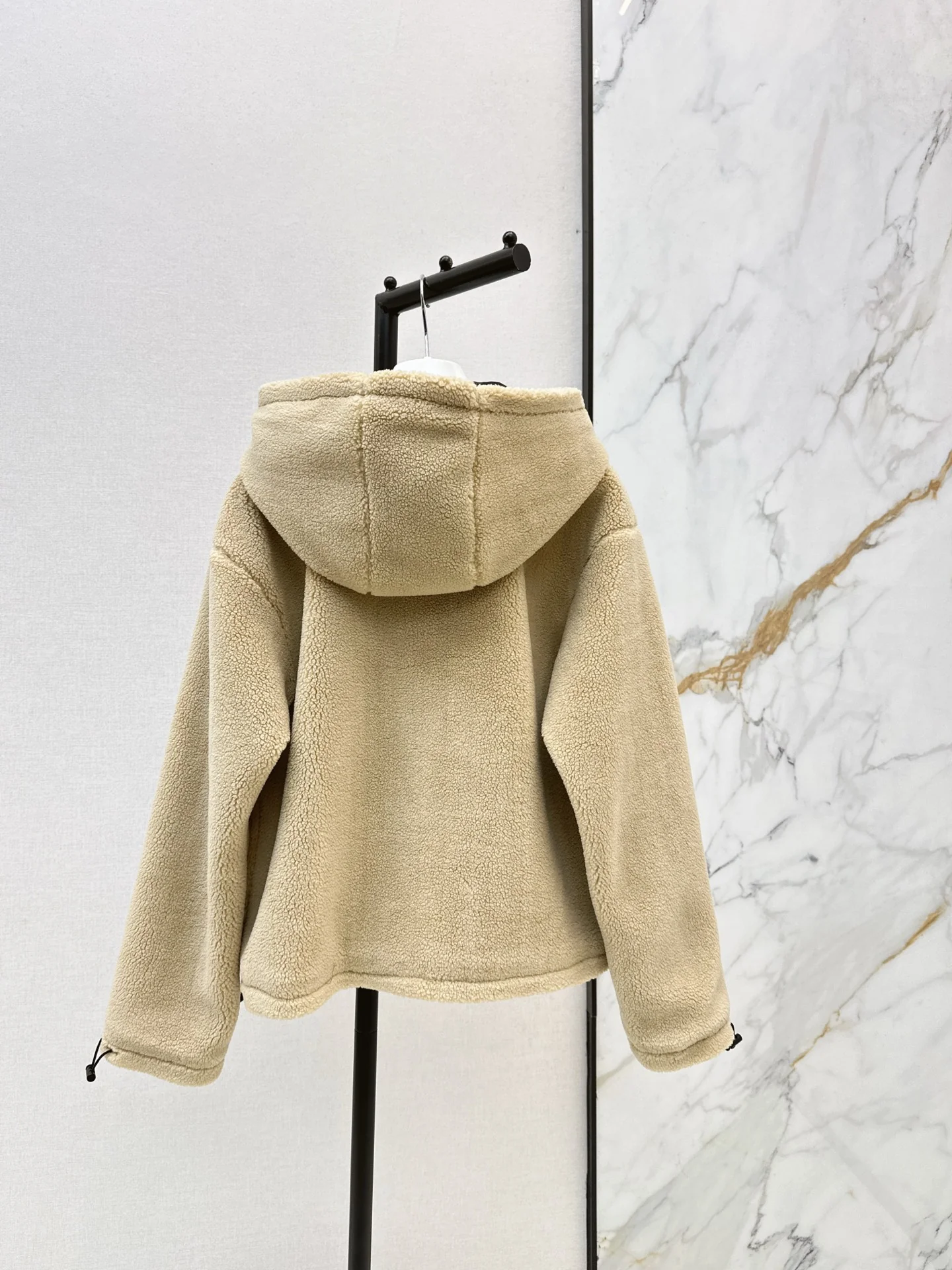 Loe 25fw lamb fleece coat