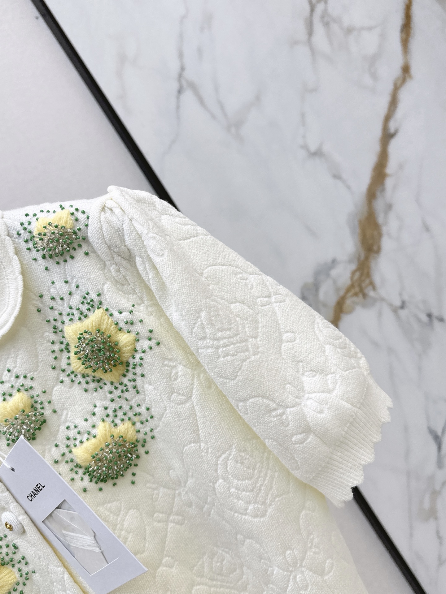 Chan 26ss 3d floarl knit sweater
