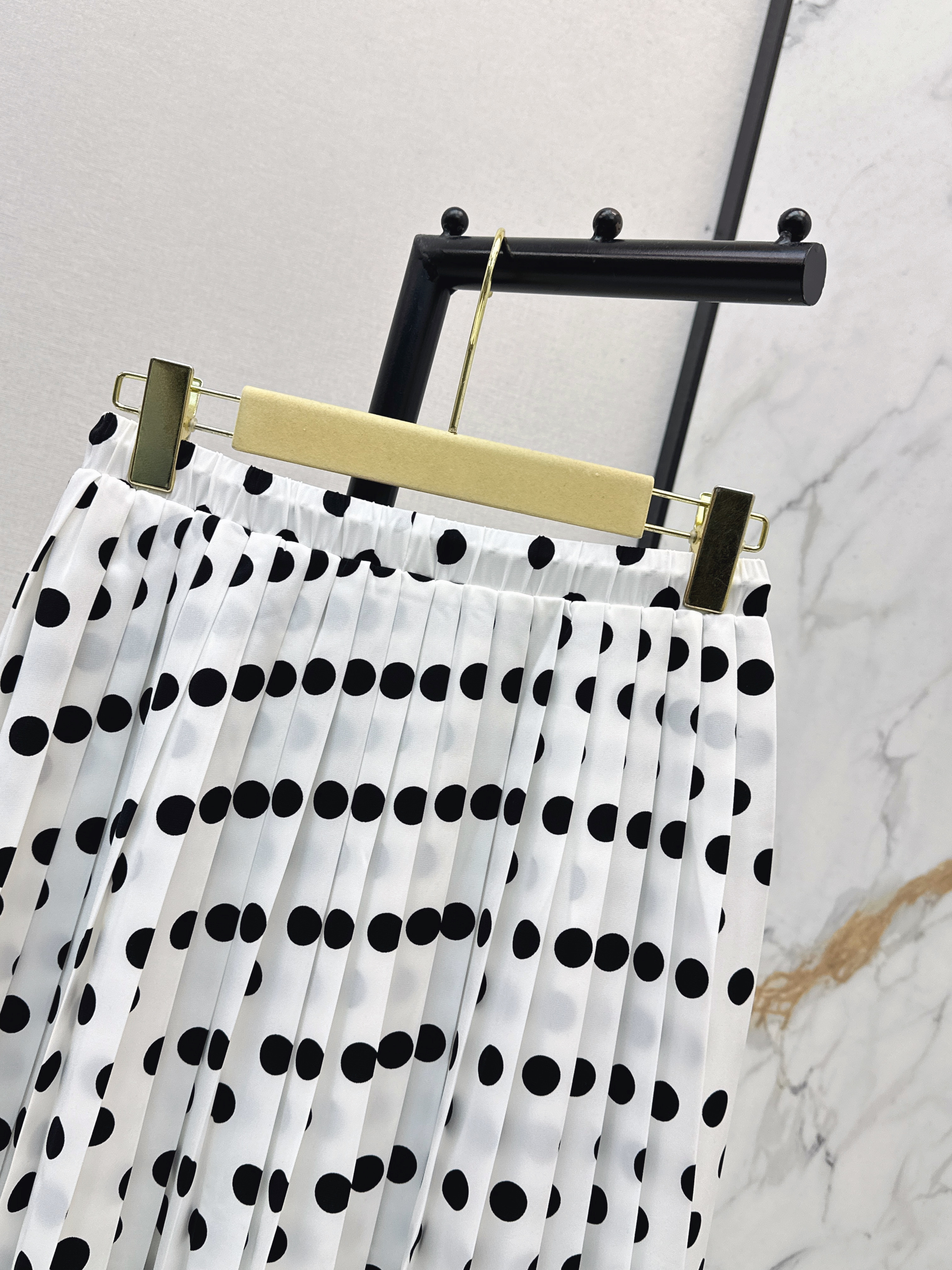 Miu 26ss polka dots pleated skirt