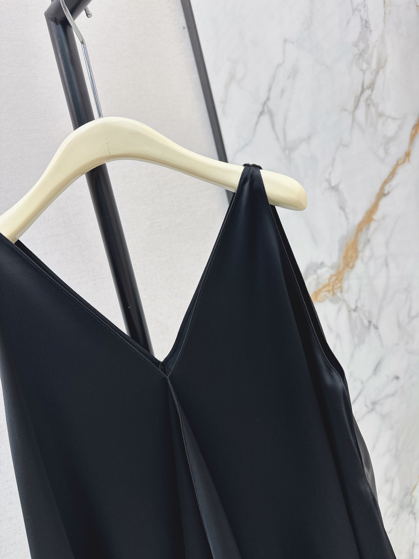 Row 26ss asymmetrical top