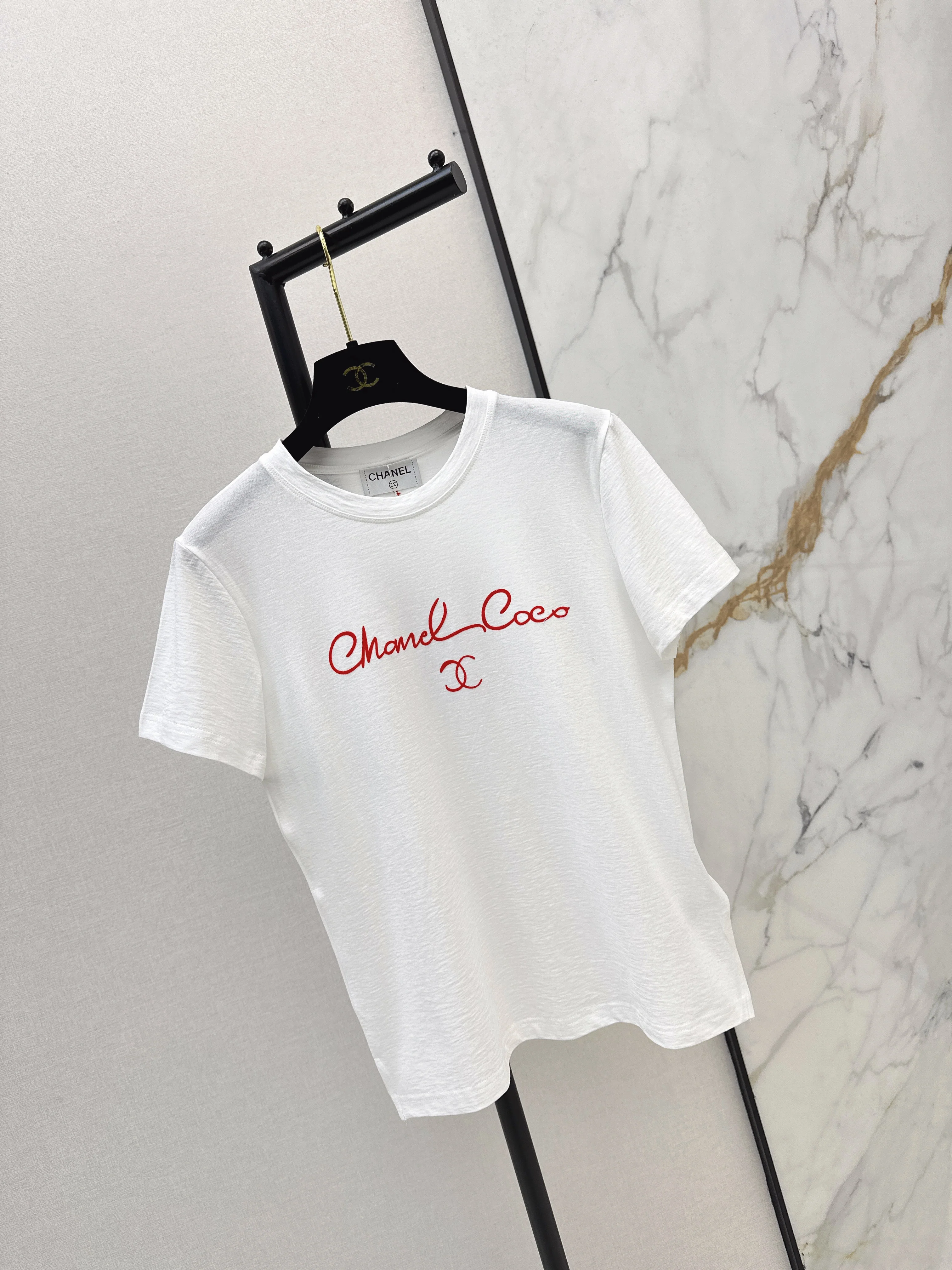 Chan 26ss contrast lettering t-shirt