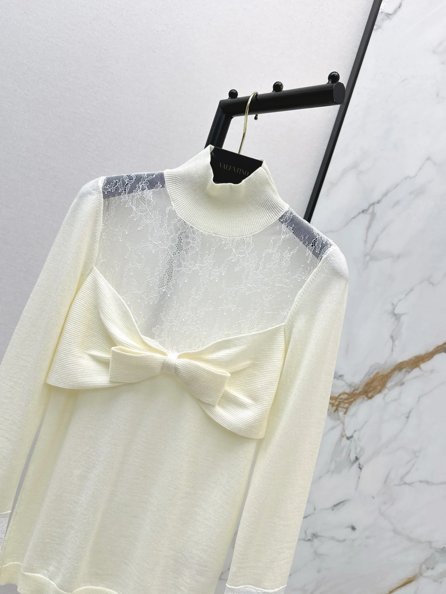 Valen 25fw lace base layer