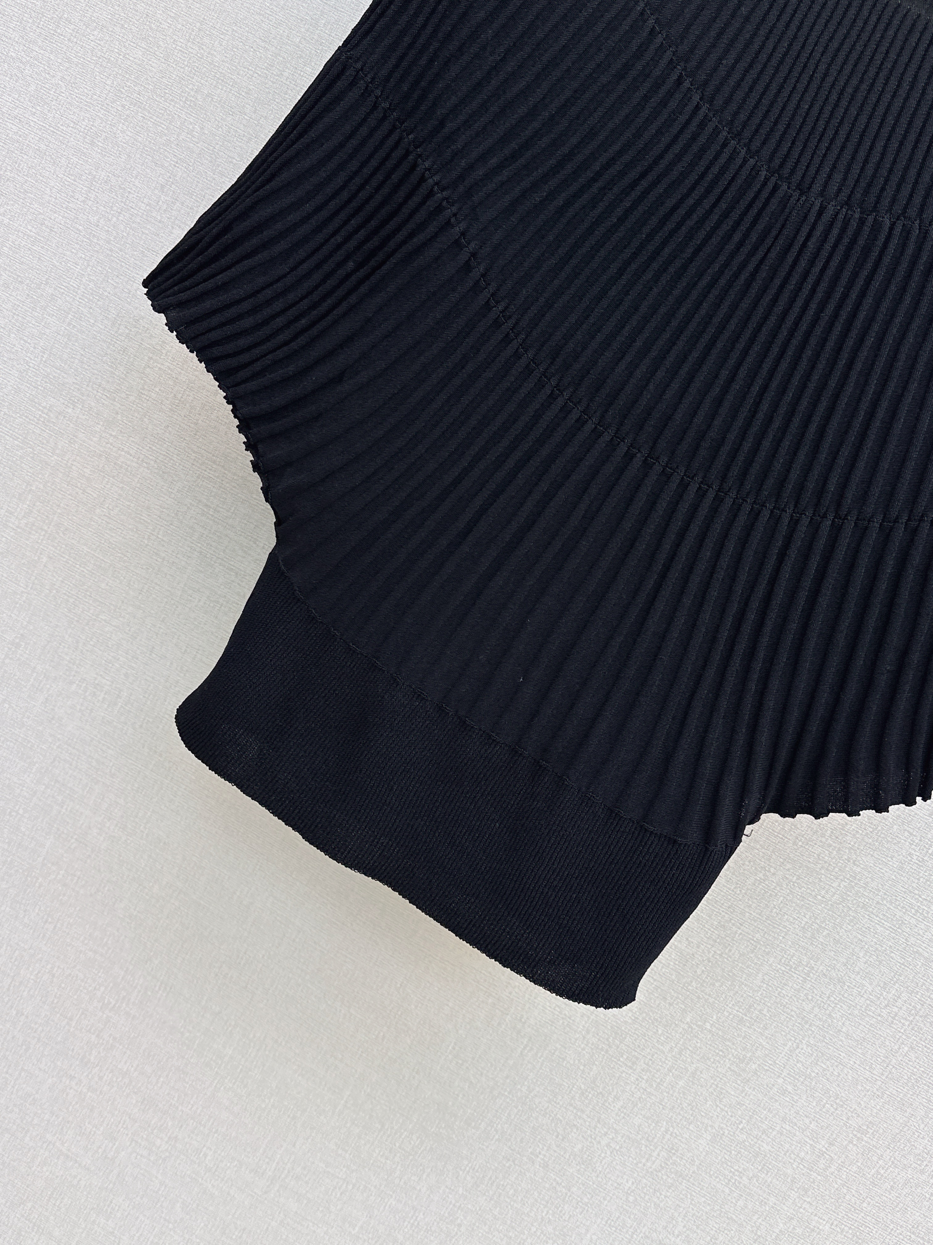 Miu 26ss cape knitwear