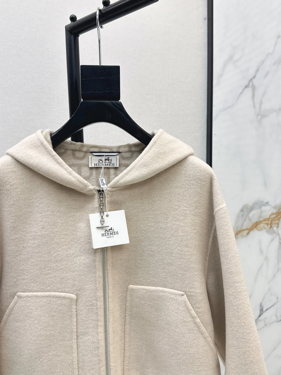 Her 25fw cashmere coat