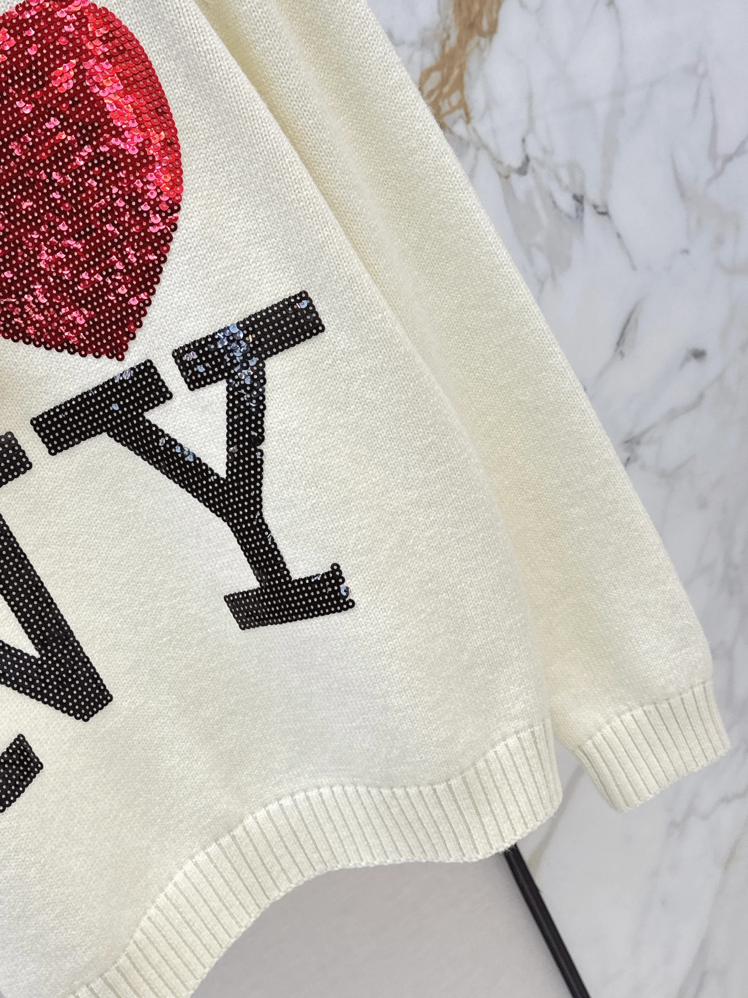 Chan 26ss sequin knit sweater