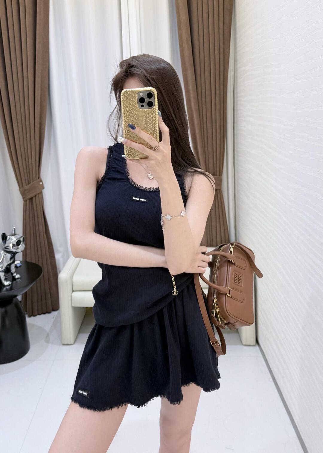Miu 26ss lace ruffle vest