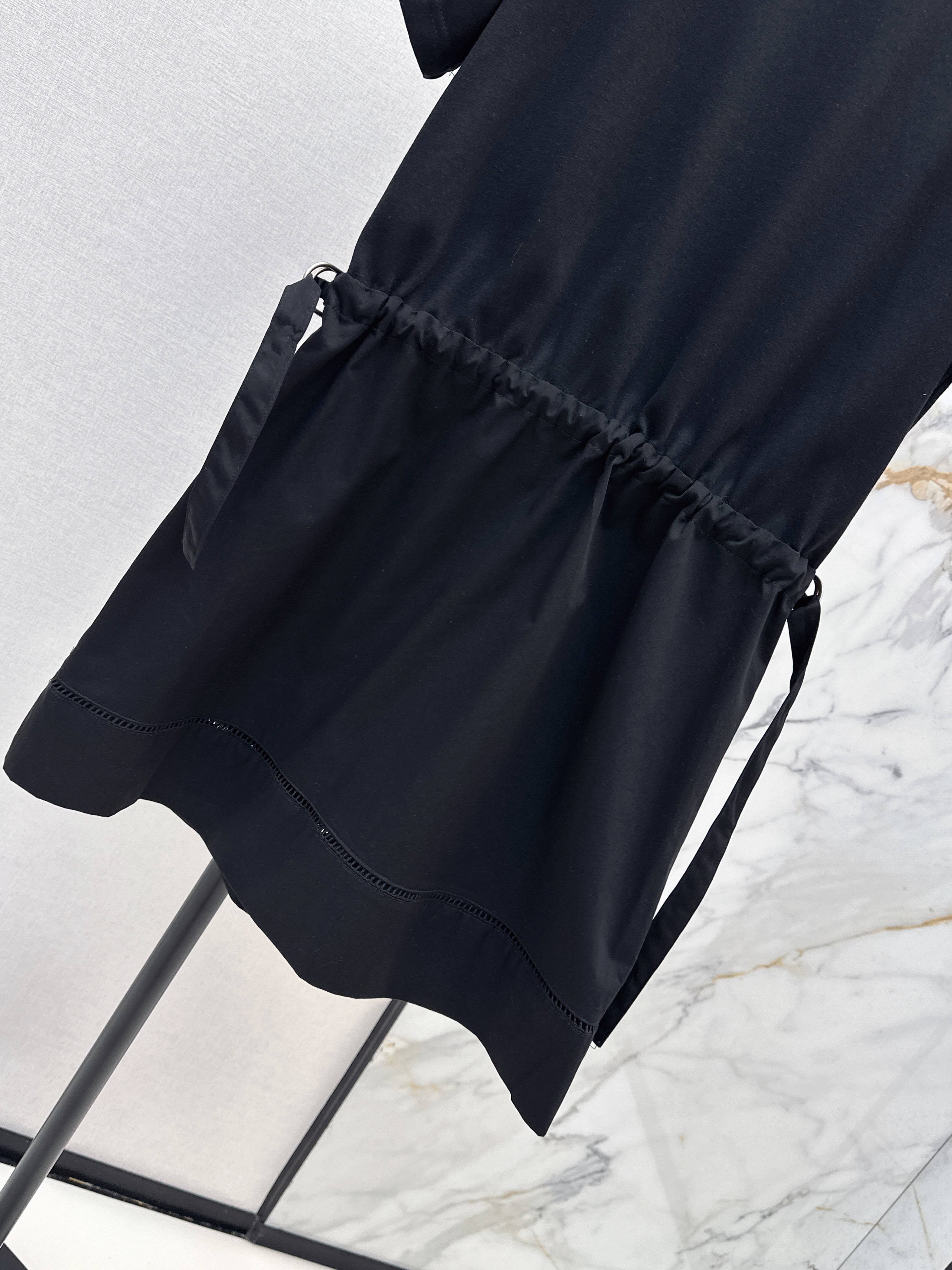 Monc 26ss darwsting dress