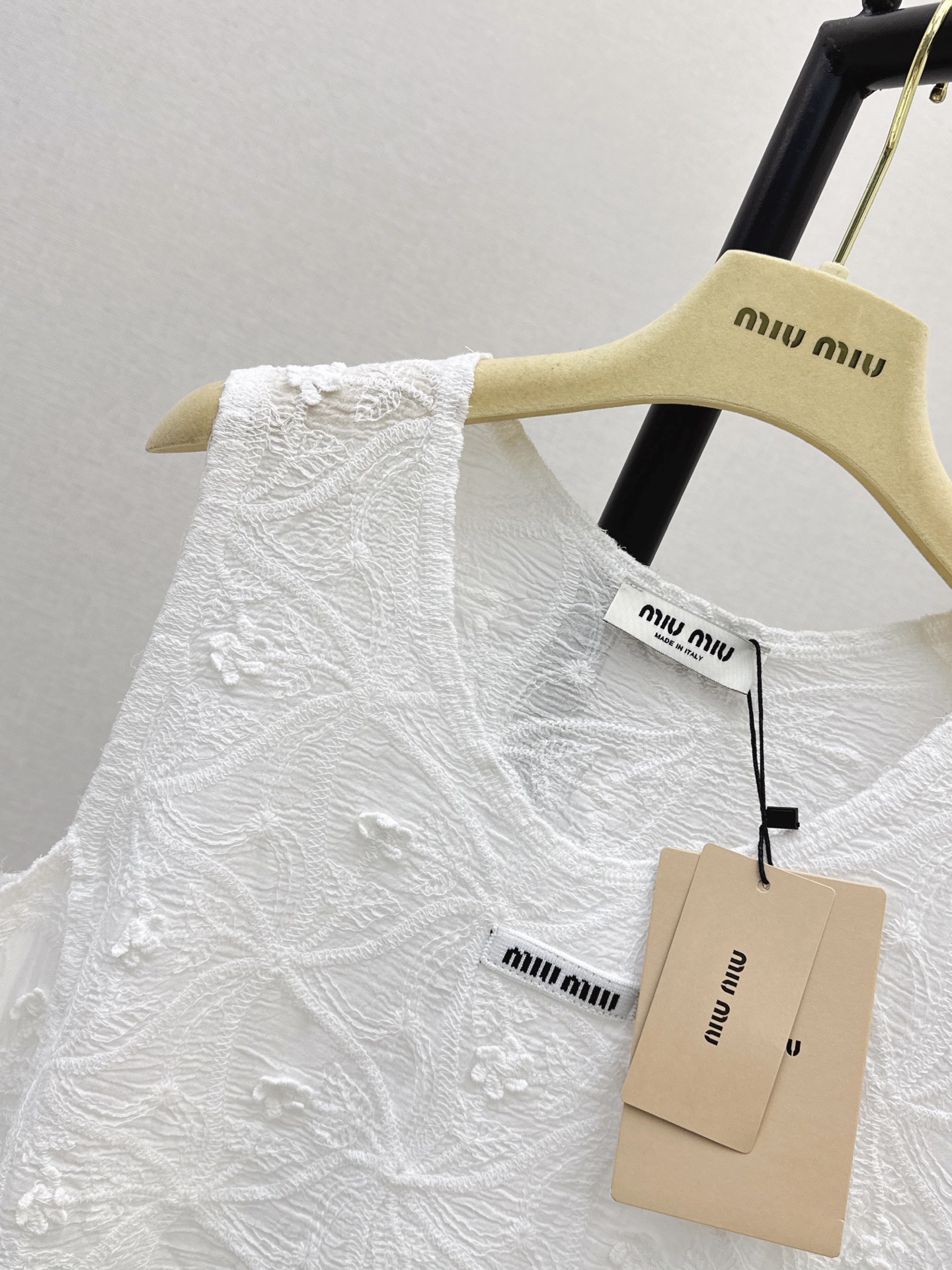 Miu 26ss embroidert vest